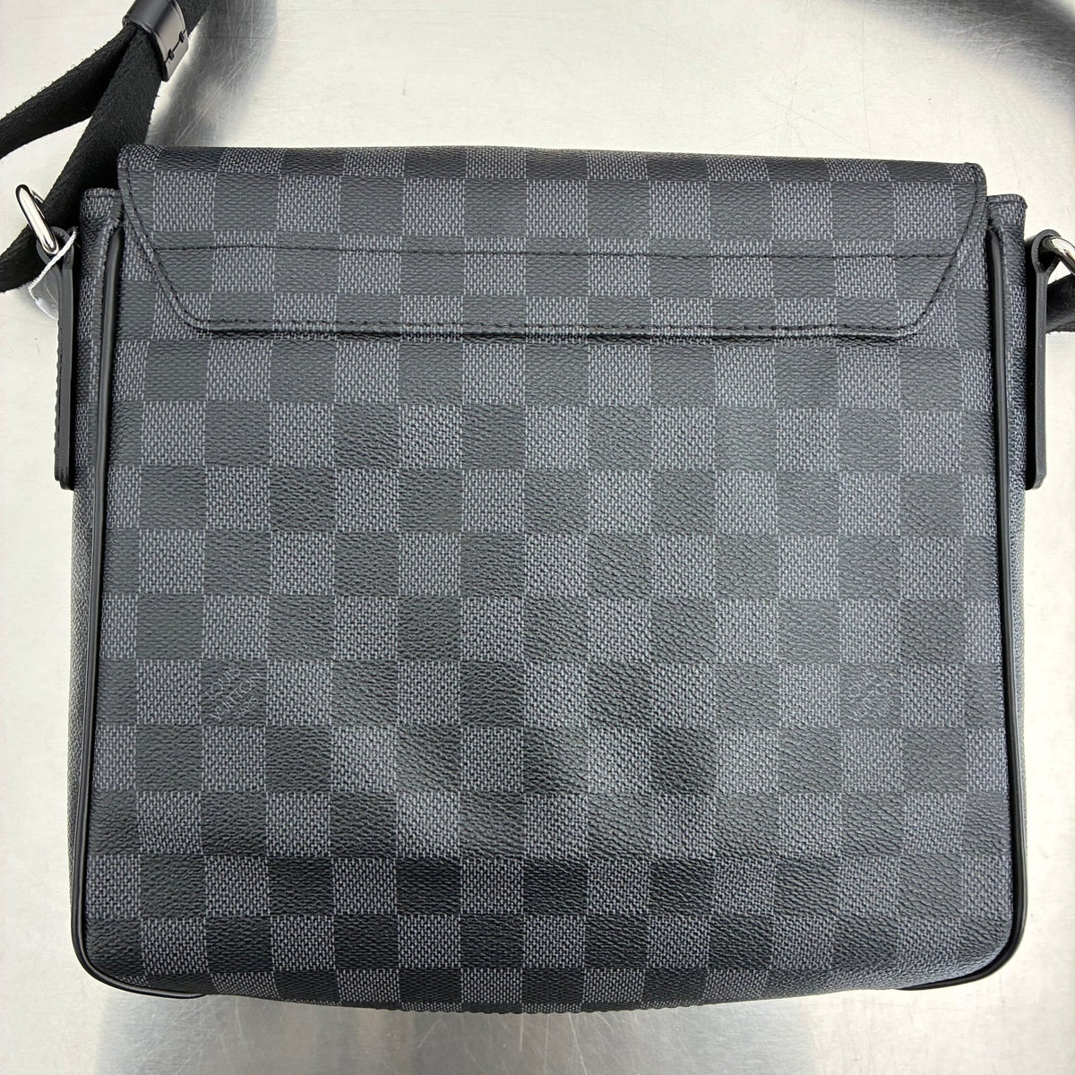 Louis Vuitton District PM Damier Graphite