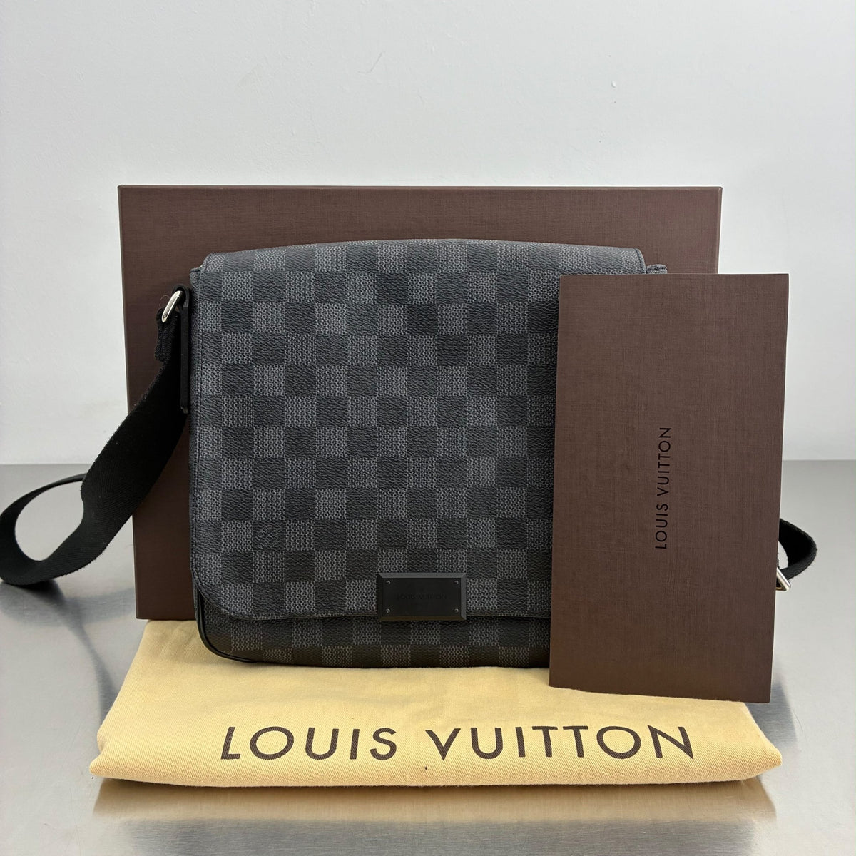 Louis Vuitton District PM Damier Graphite