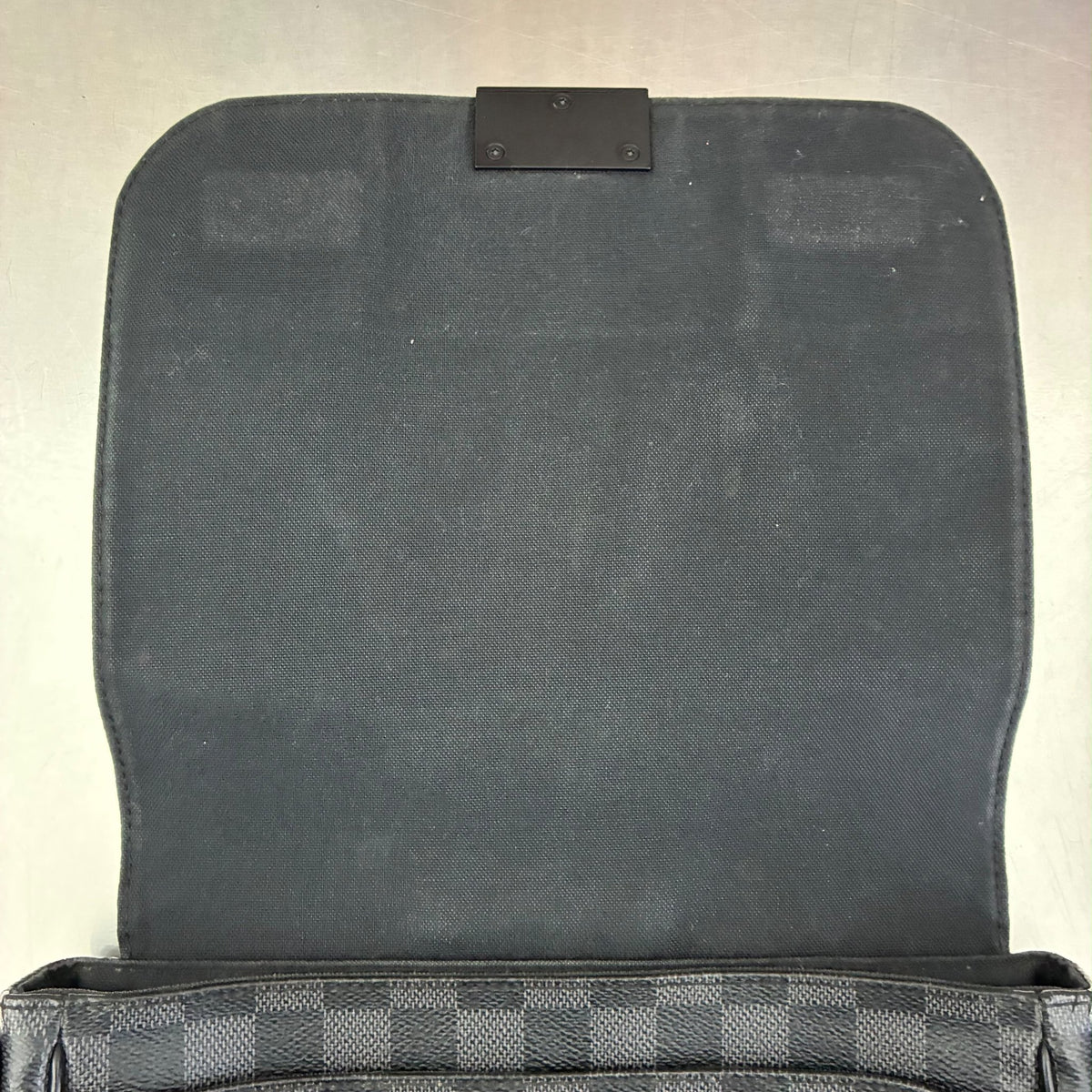 Louis Vuitton District PM Damier Graphite