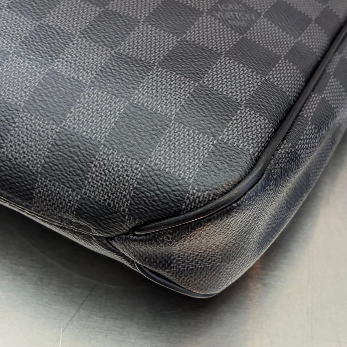 Louis Vuitton District PM Damier Graphite