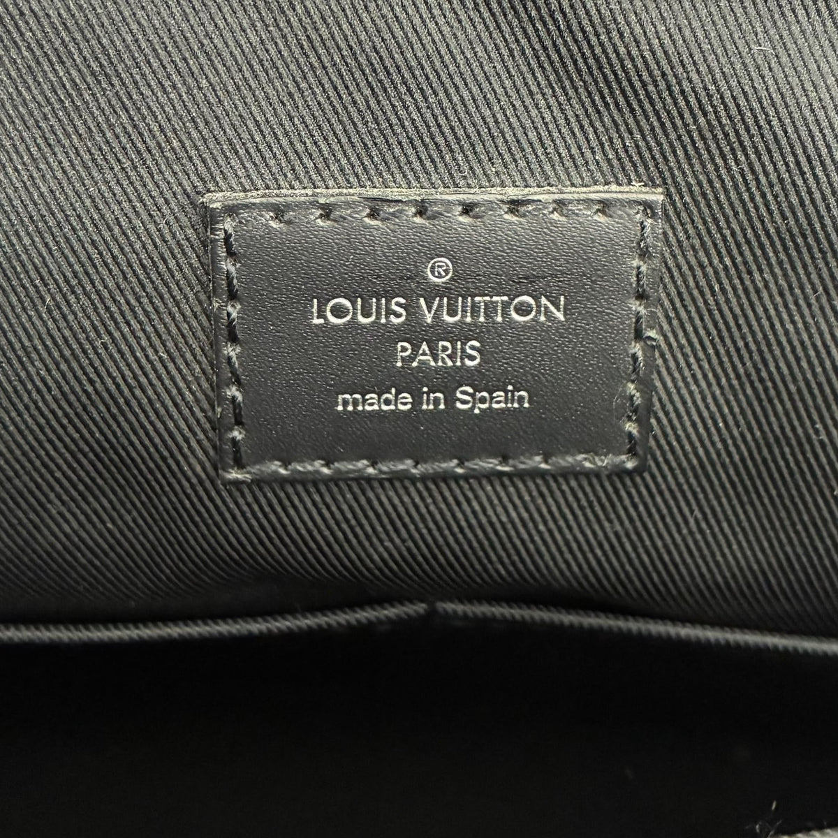 Louis Vuitton District PM Damier Graphite