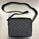 Louis Vuitton District PM Messenger Tasche