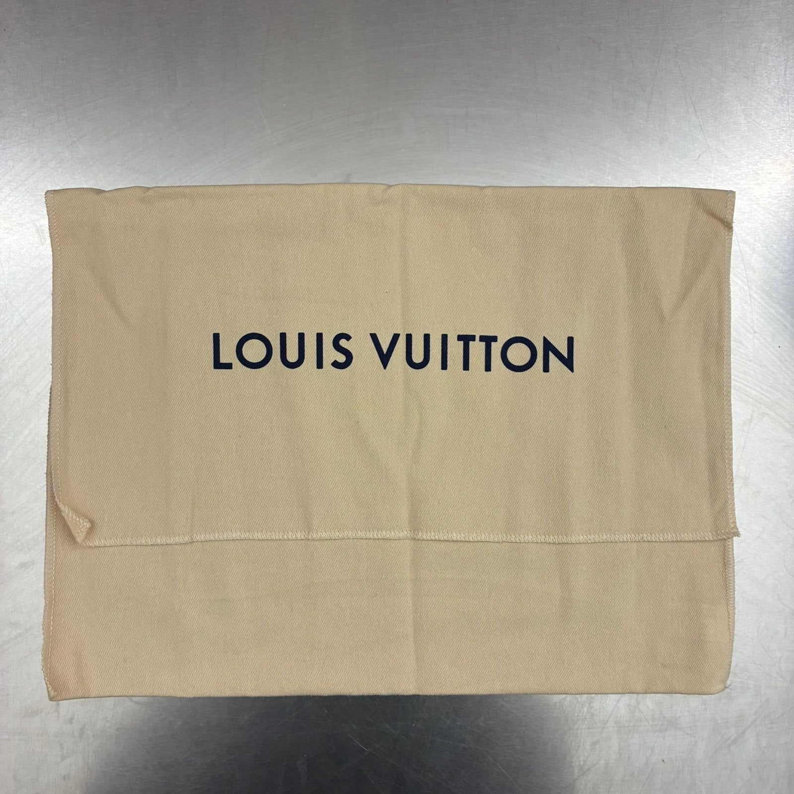Louis Vuitton District PM Messenger Tasche
