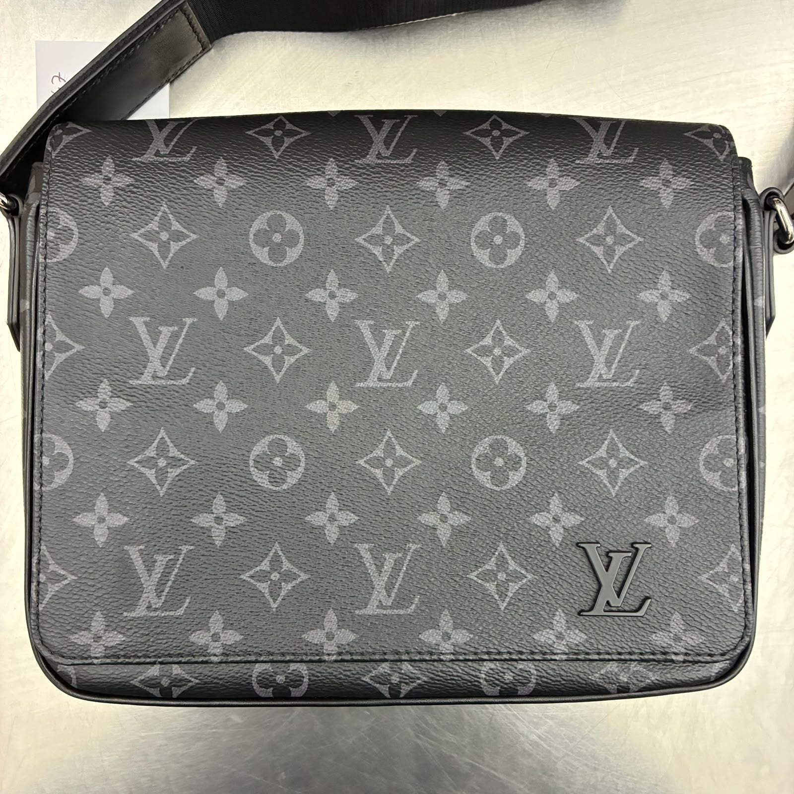 Louis Vuitton District PM Messenger Tasche