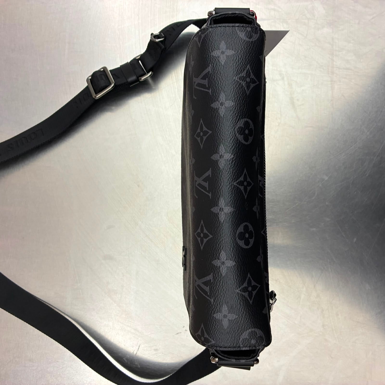 Louis Vuitton District PM Messenger Tasche