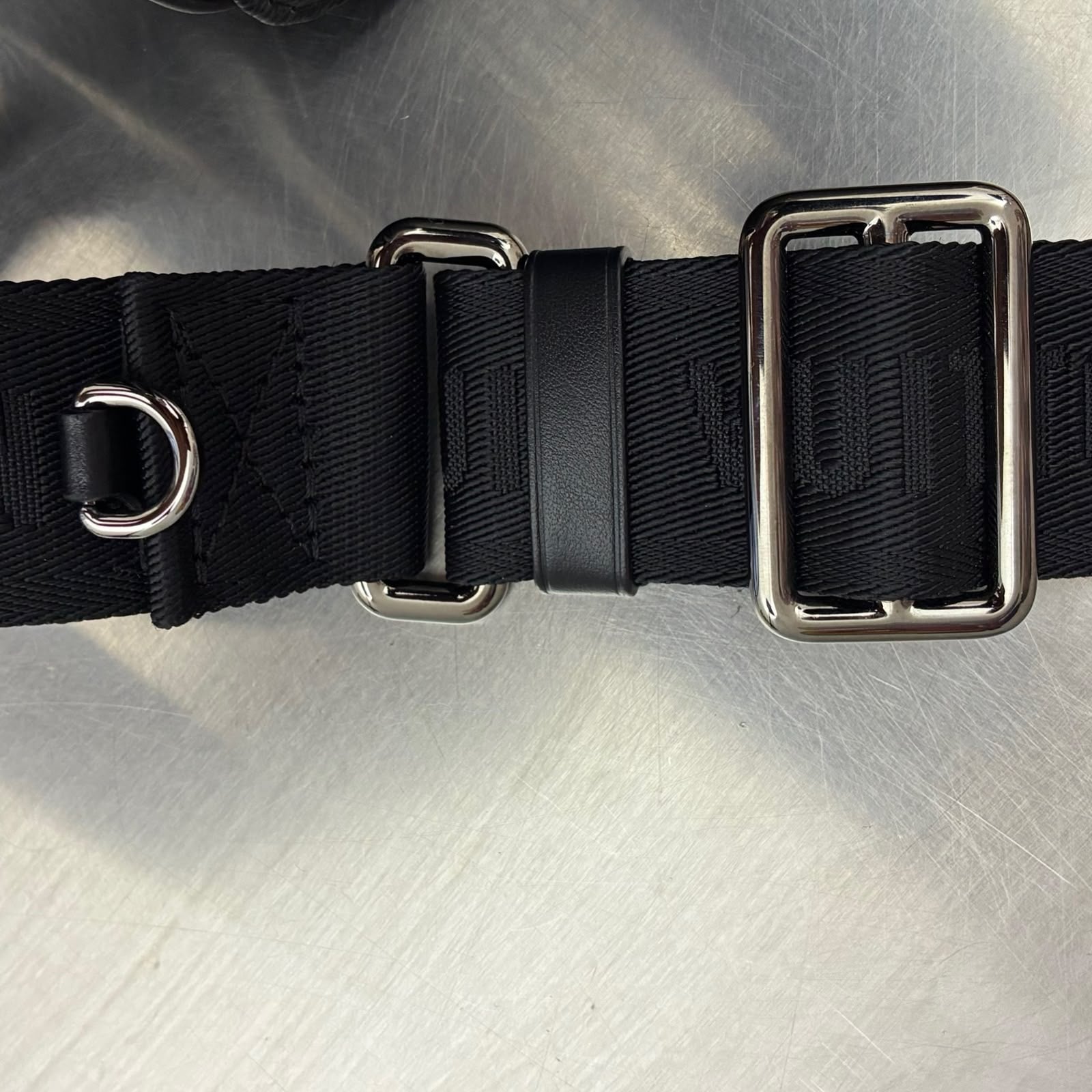 Louis Vuitton District PM Messenger Tasche