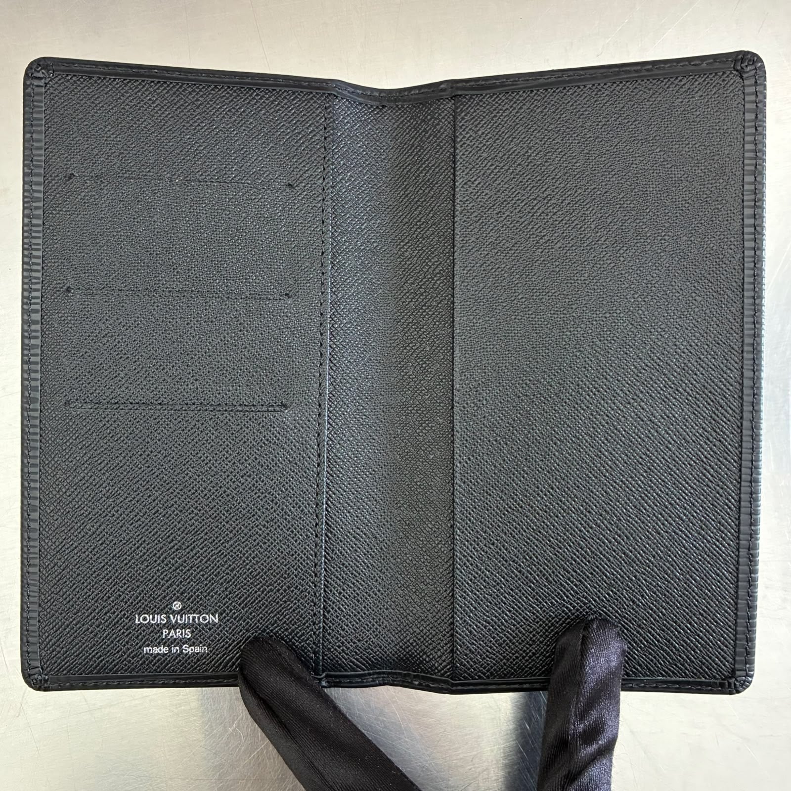Louis Vuitton Geldbörse / Agenda Epi
