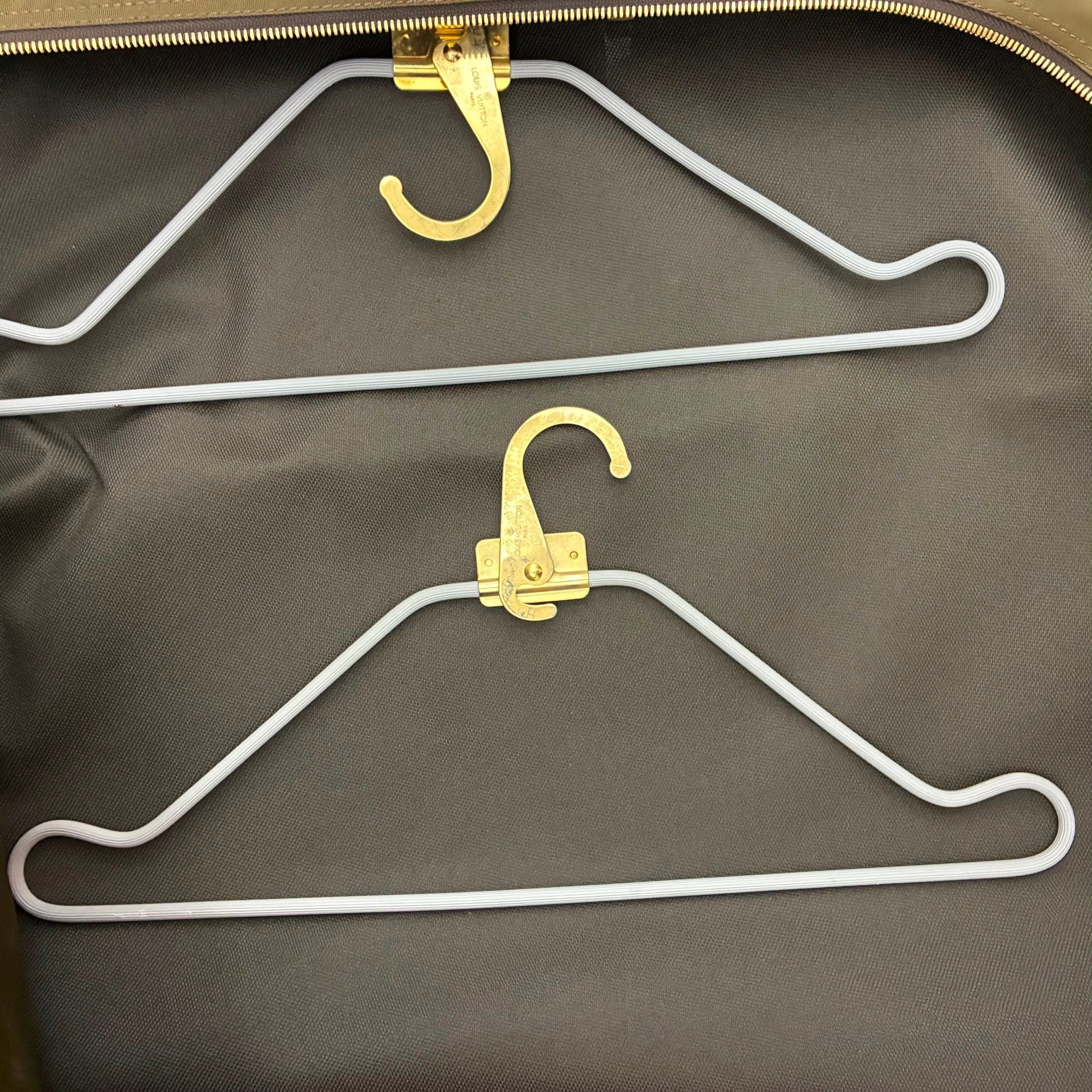 Louis Vuitton Große Kleidertasche mit zwei Kleiderbügeln und extra Innentasche / Monogam