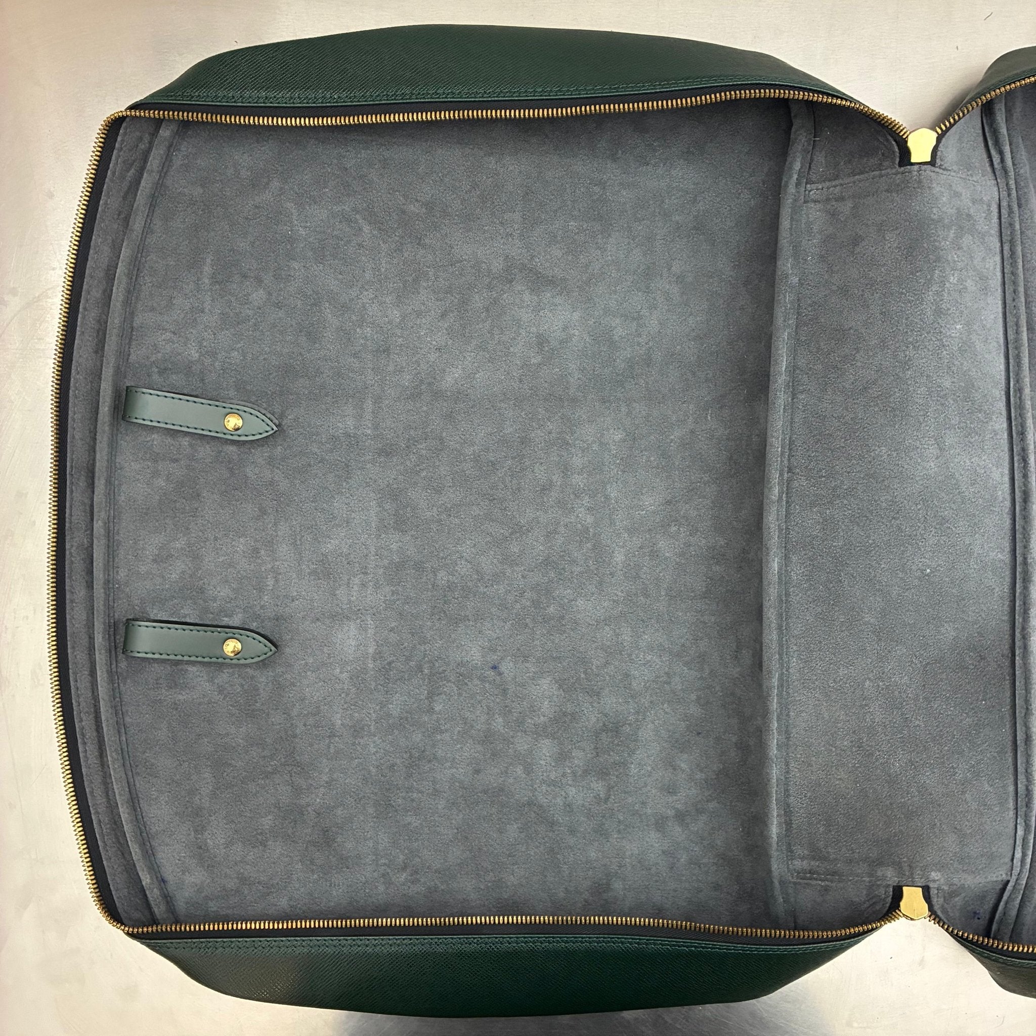 Louis Vuitton Helanga Taiga