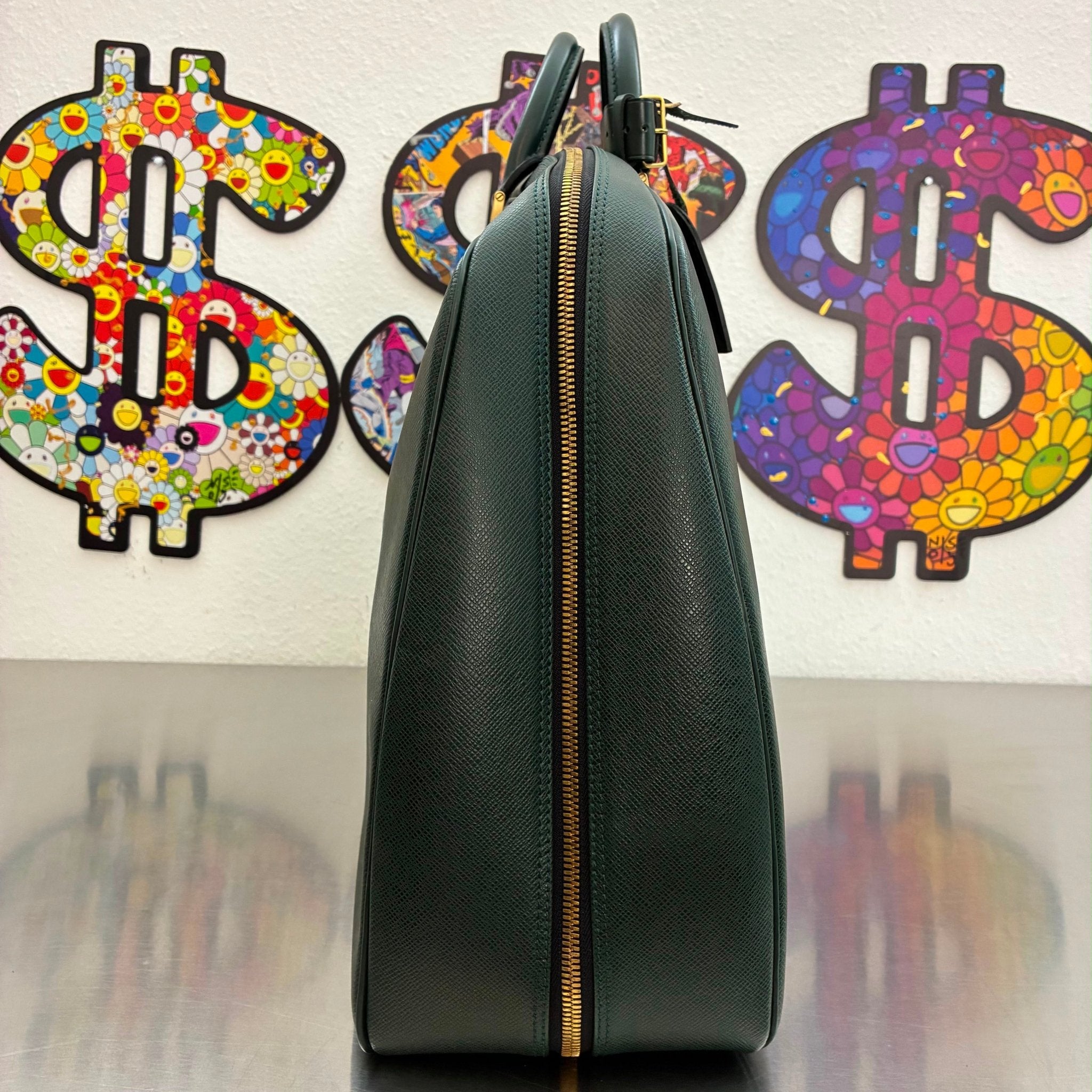 Louis Vuitton Helanga Taiga