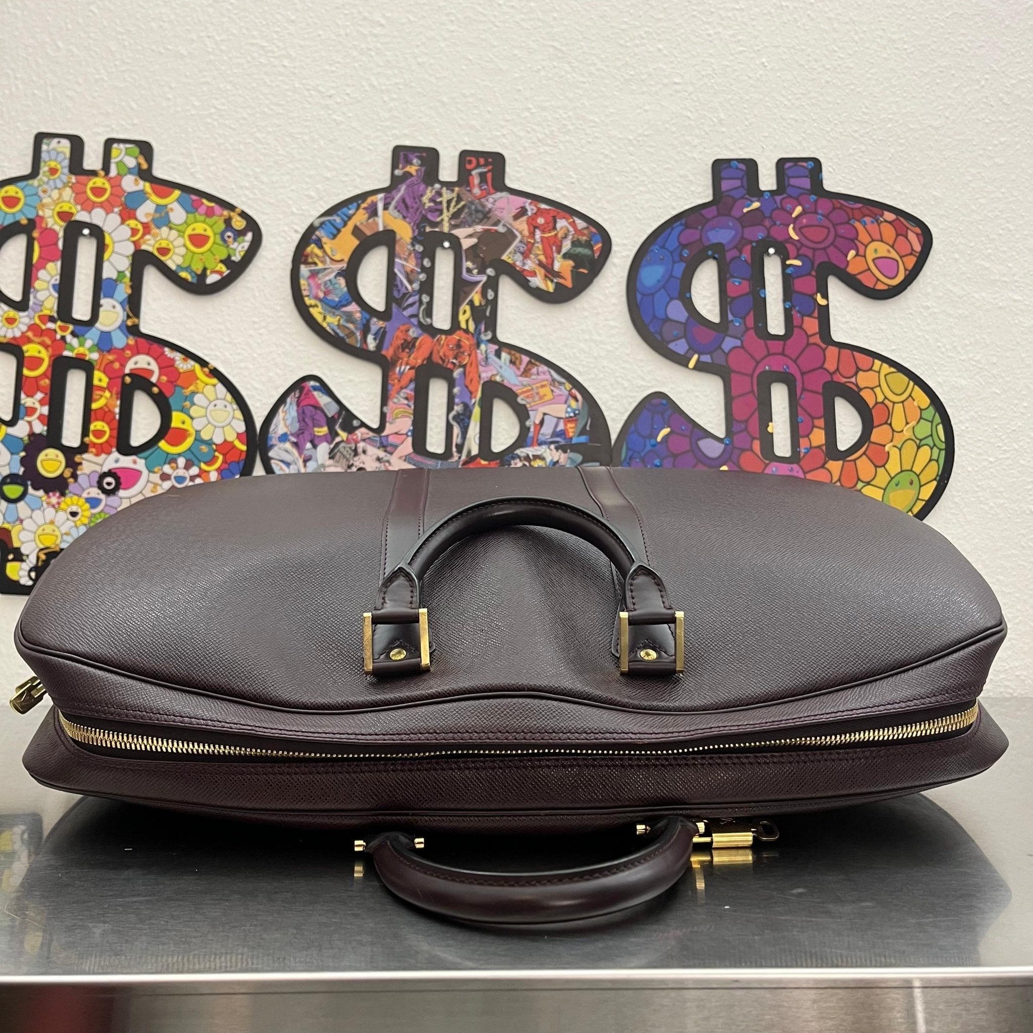 Louis Vuitton Helanga Taiga