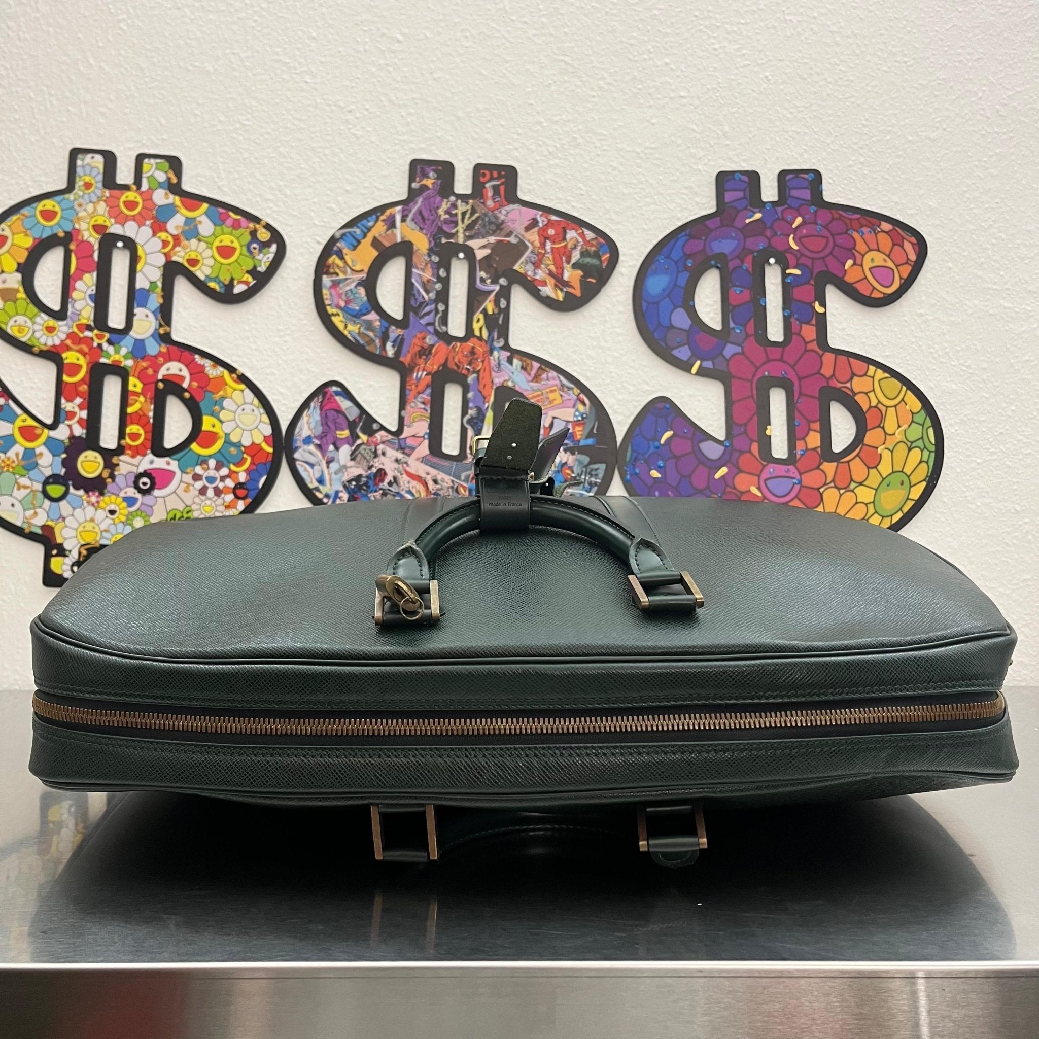 Louis Vuitton Helanga Taiga