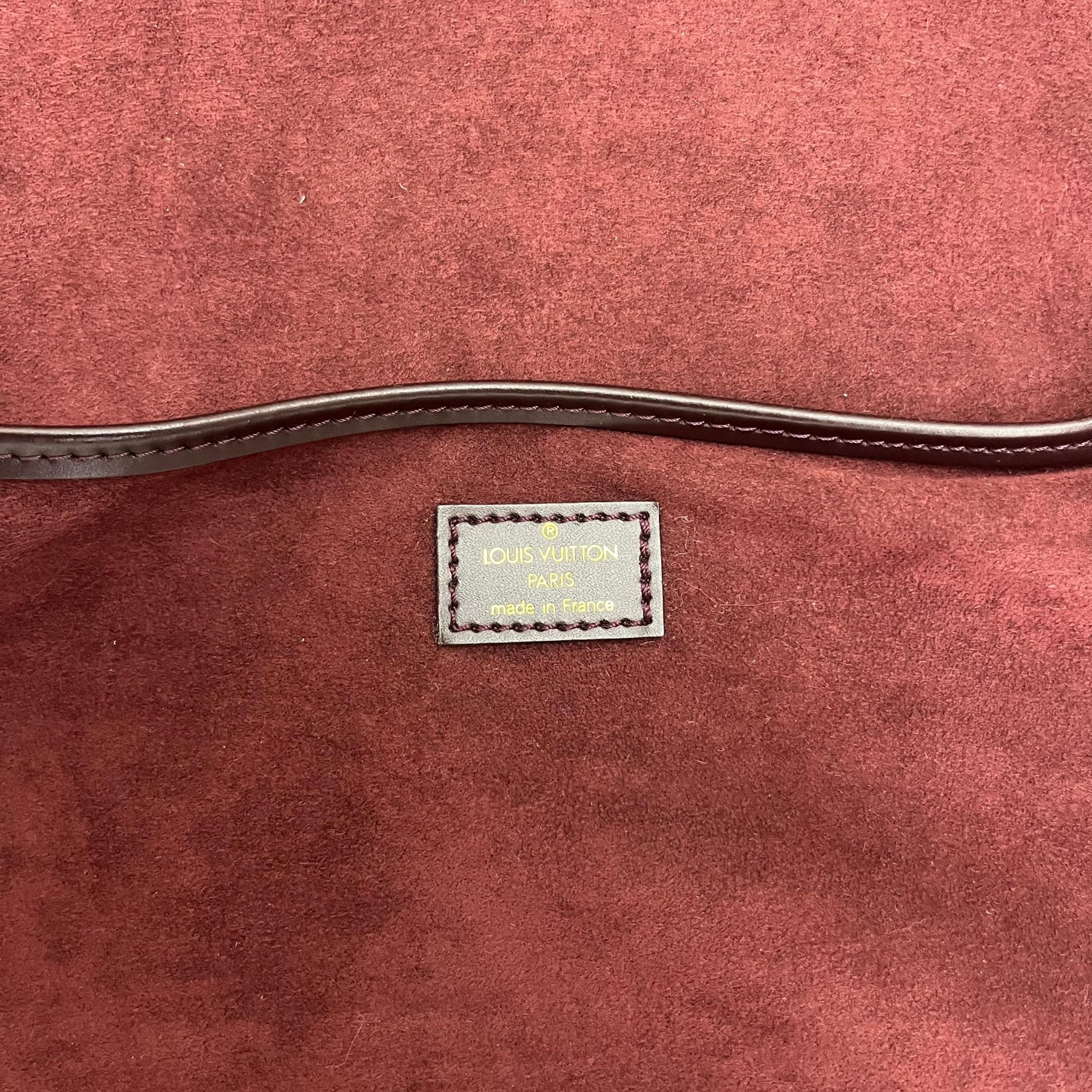 Louis Vuitton Helanga Taiga