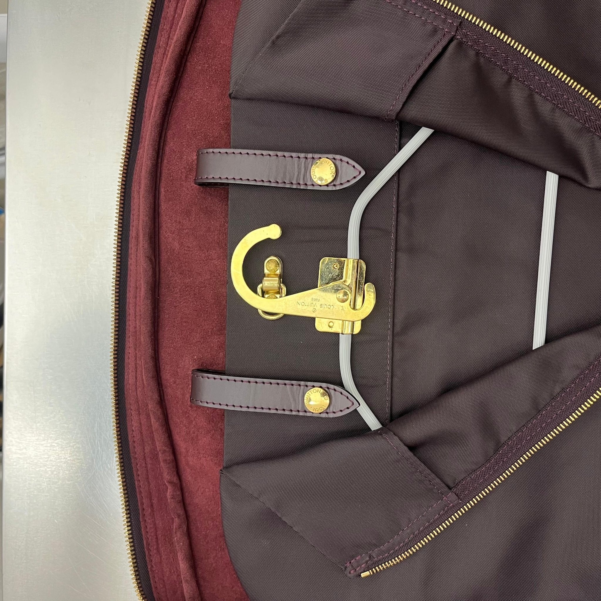 Louis Vuitton Helanga Taiga