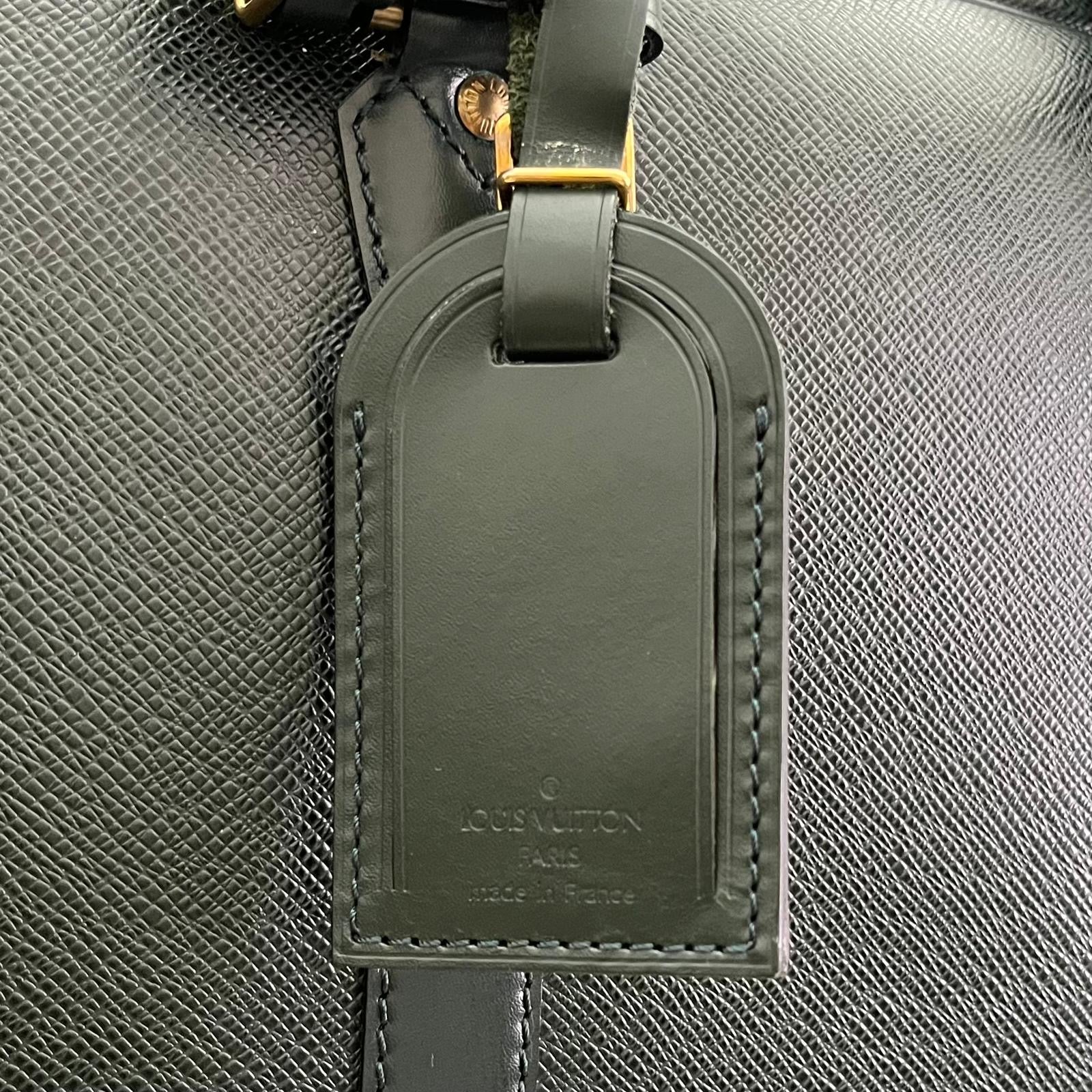 Louis Vuitton Helanga Taiga