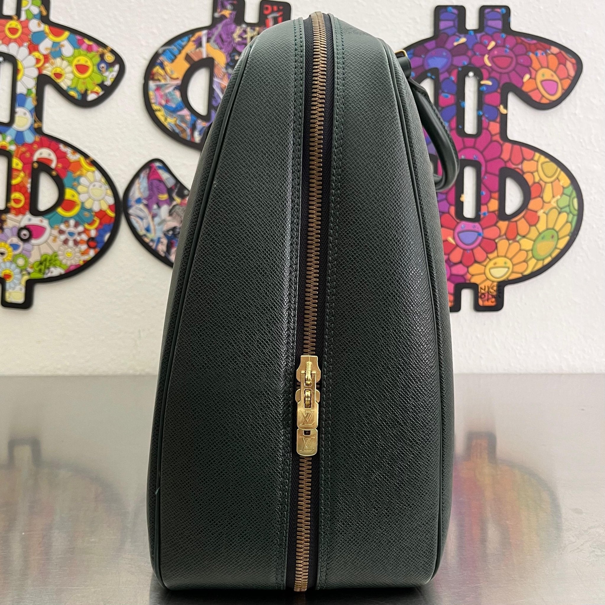 Louis Vuitton Helanga Taiga