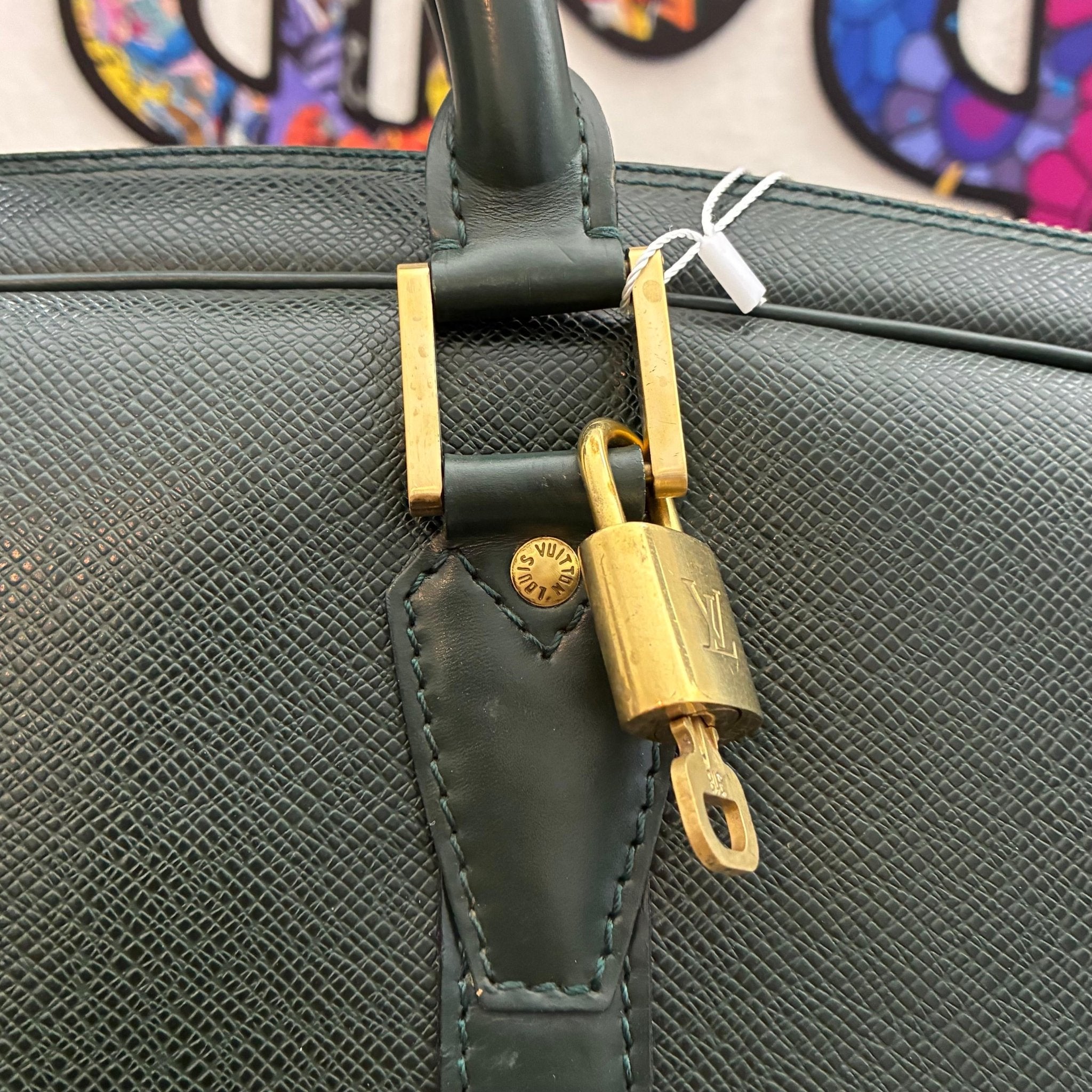 Louis Vuitton Helanga Taiga