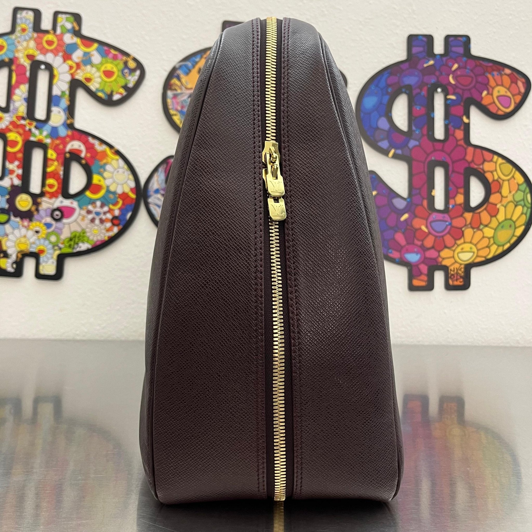 Louis Vuitton Helanga Taiga