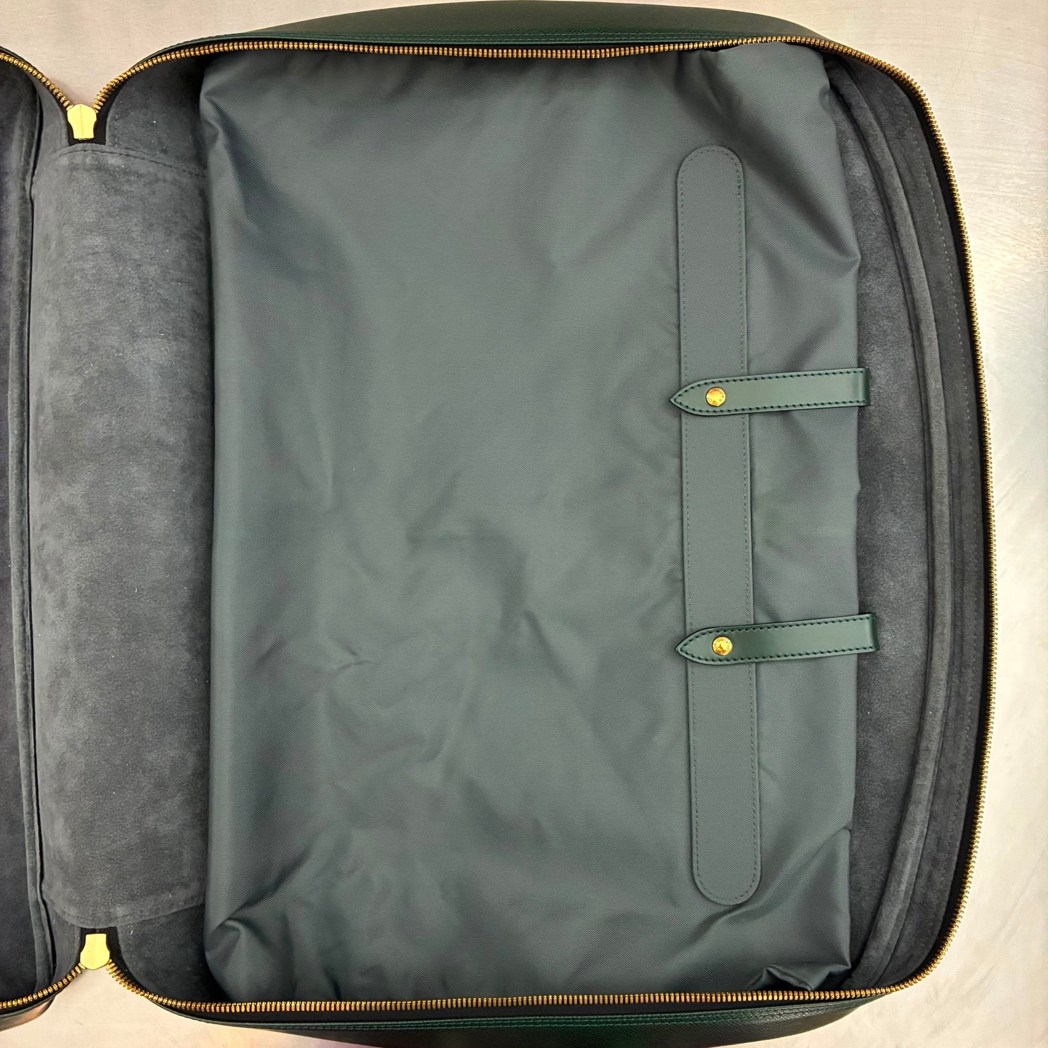 Louis Vuitton Helanga Taiga