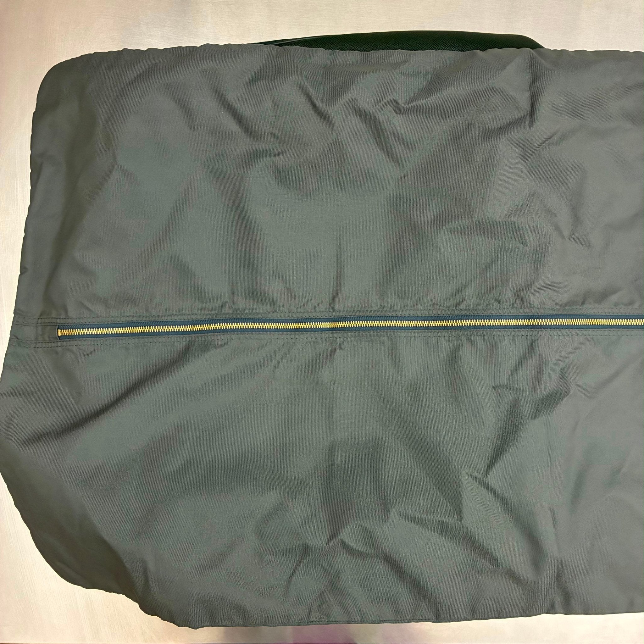 Louis Vuitton Helanga Taiga