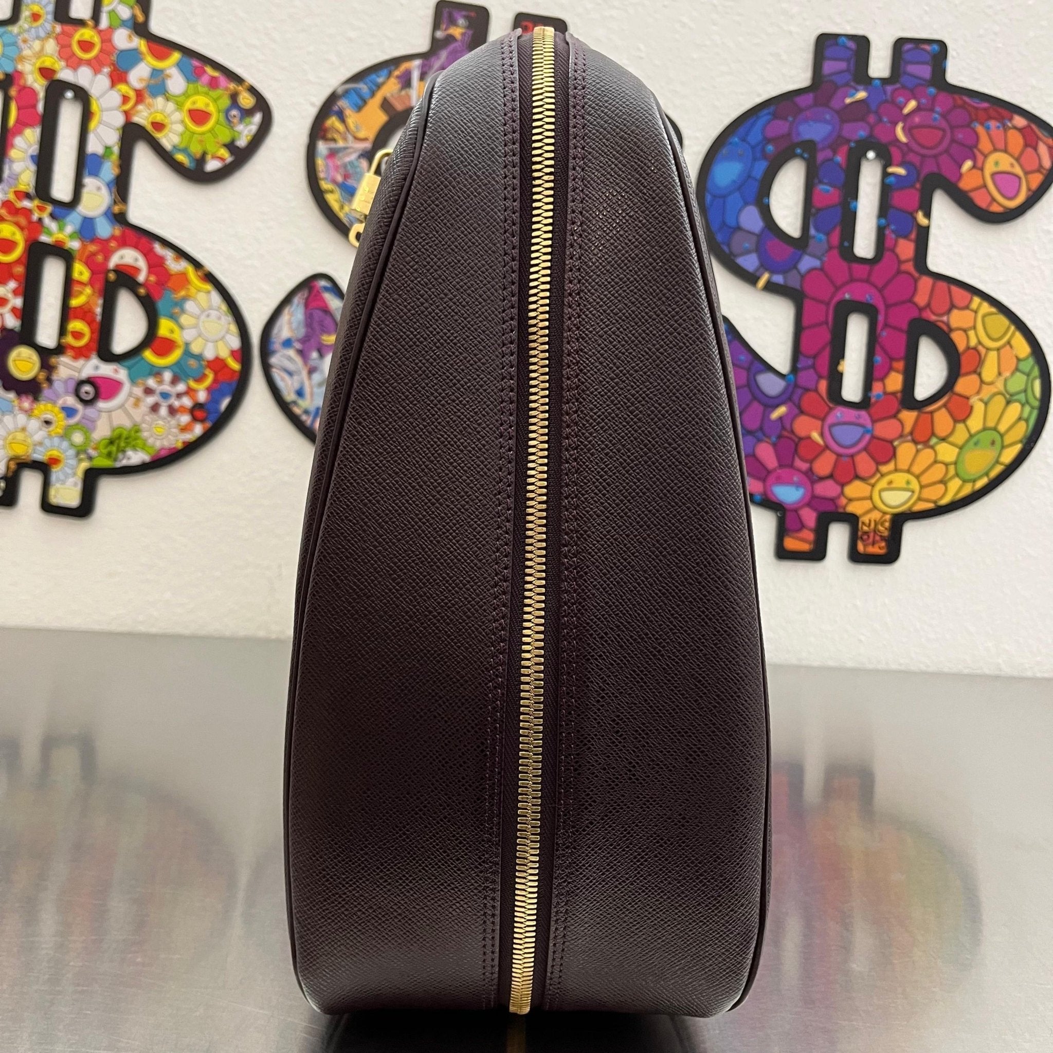 Louis Vuitton Helanga Taiga