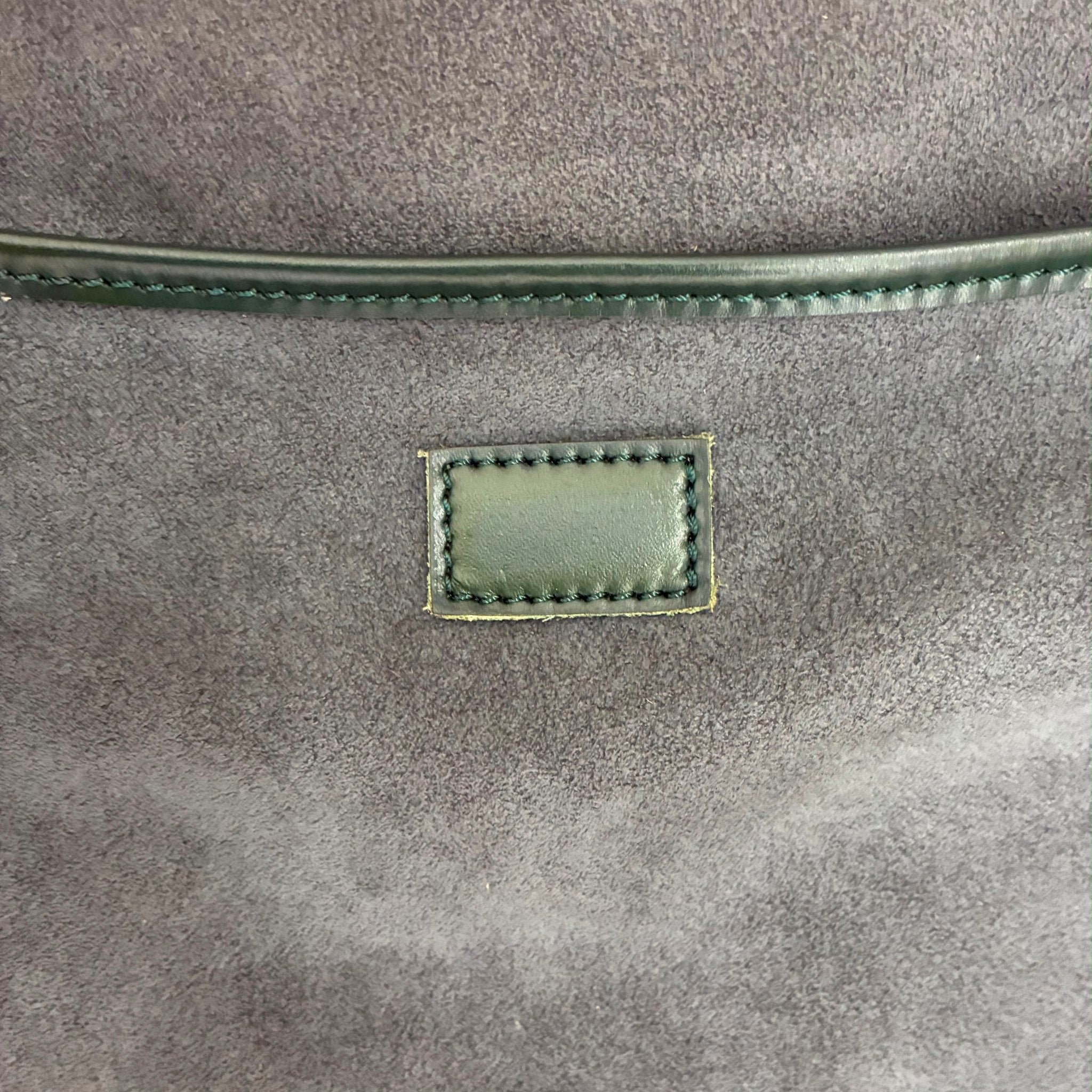 Louis Vuitton Helanga Taiga