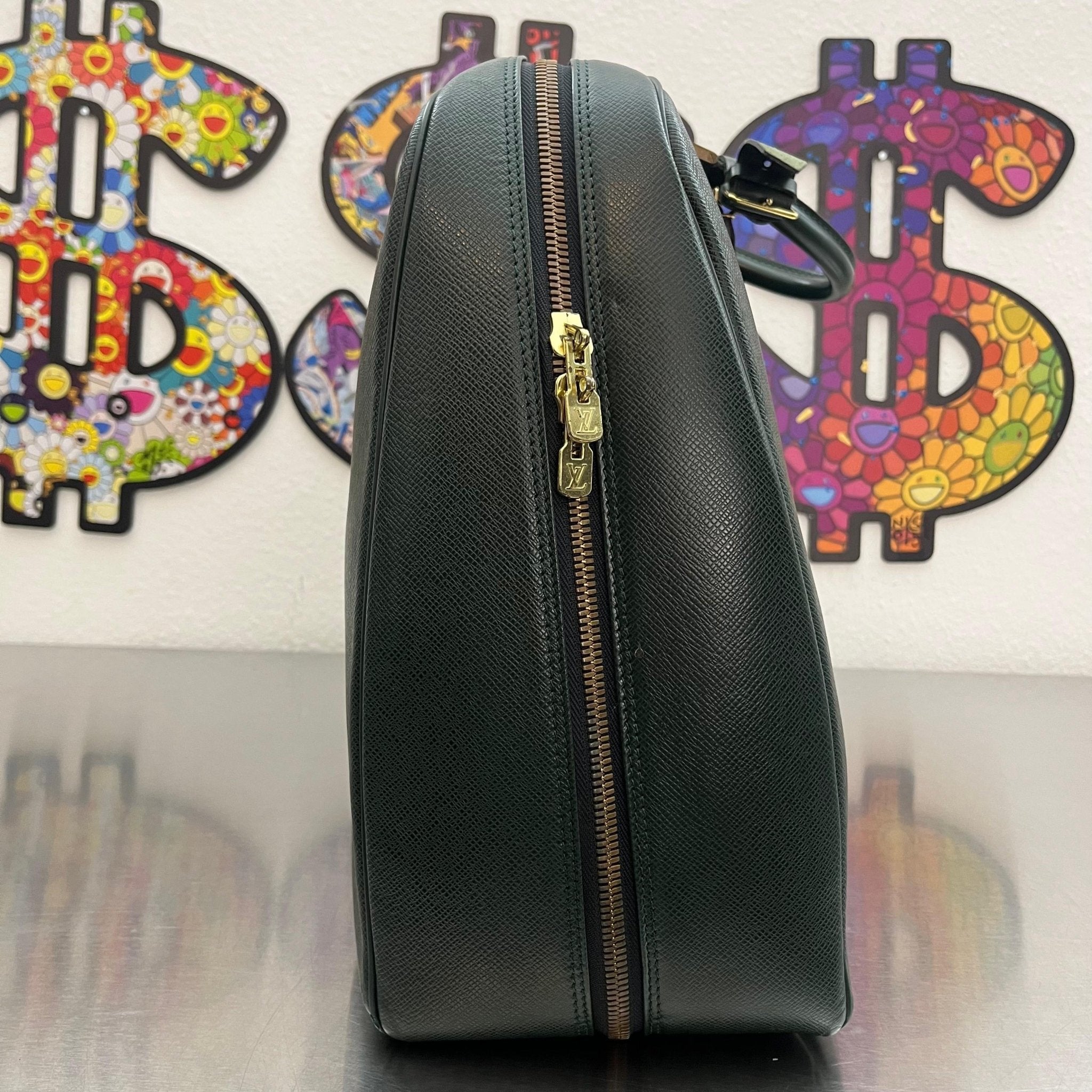 Louis Vuitton Helanga Taiga