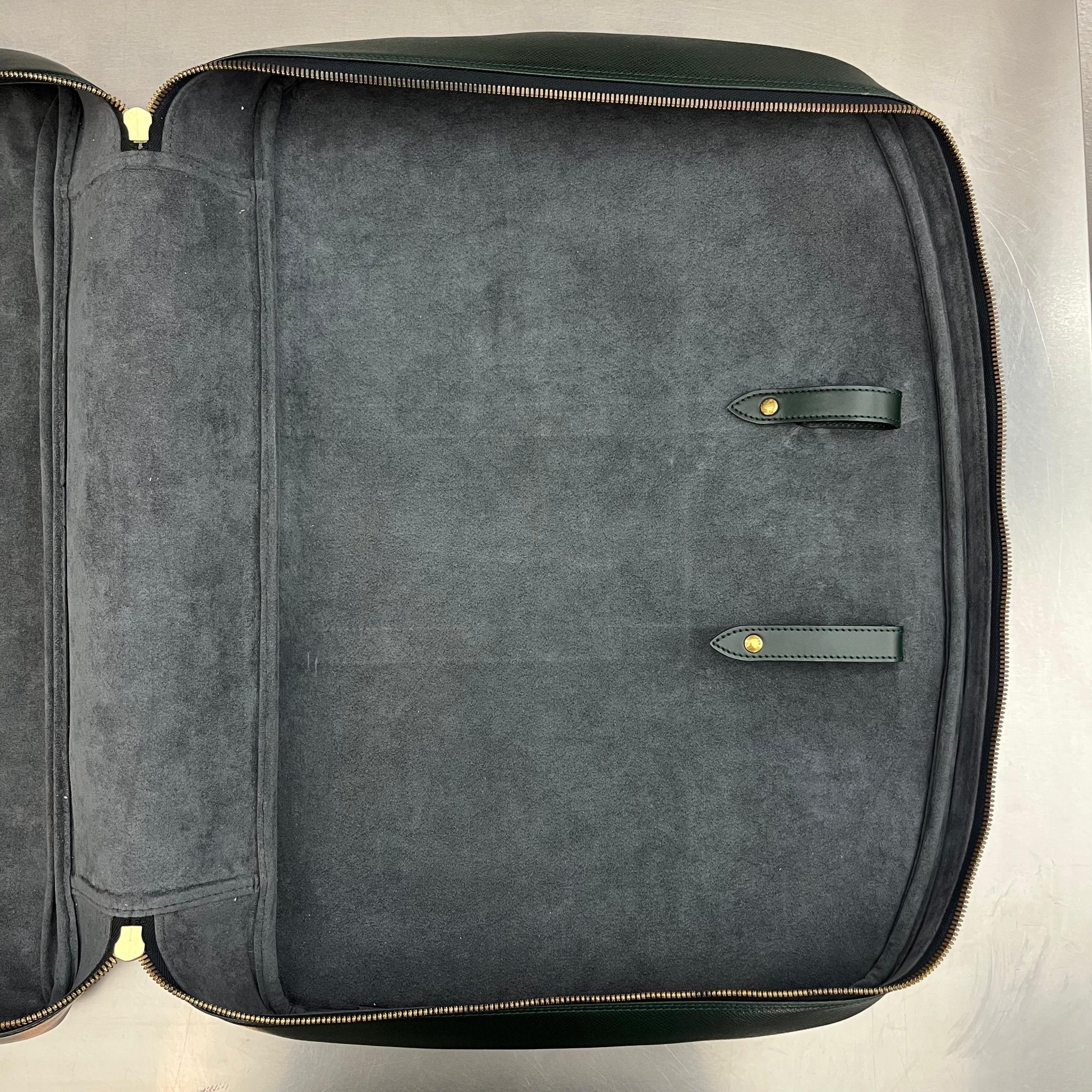 Louis Vuitton Helanga Taiga