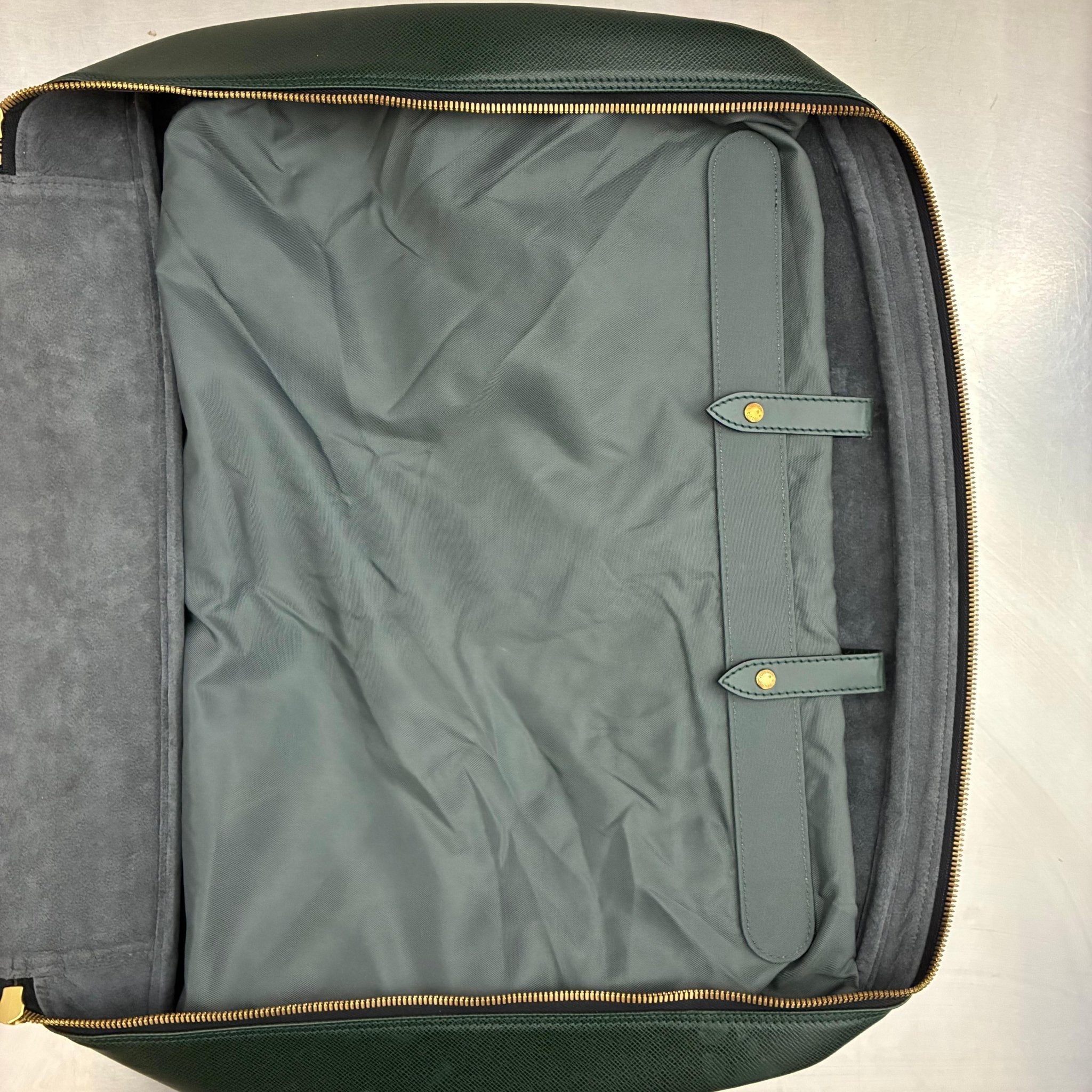 Louis Vuitton Helanga Taiga