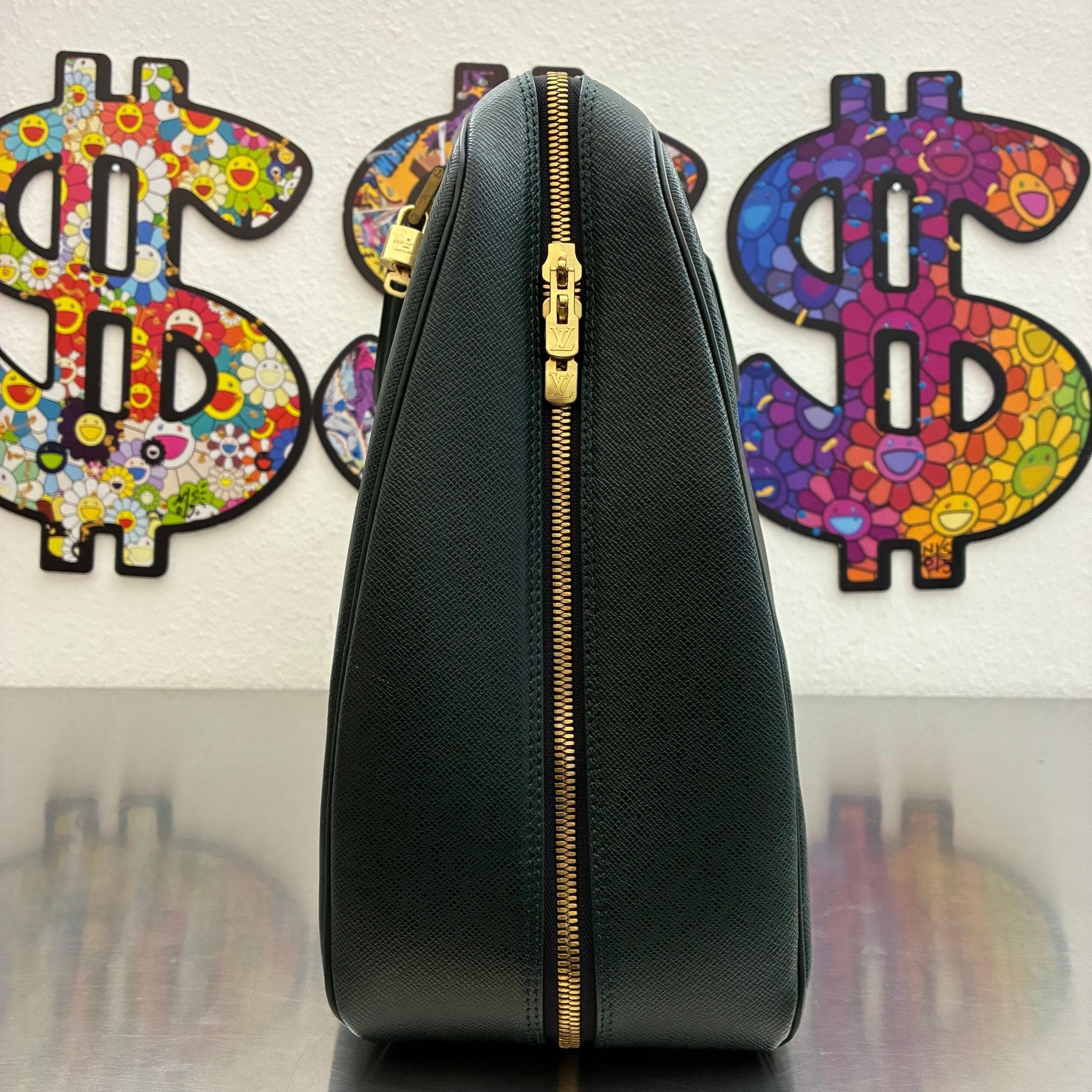 Louis Vuitton Helanga Taiga