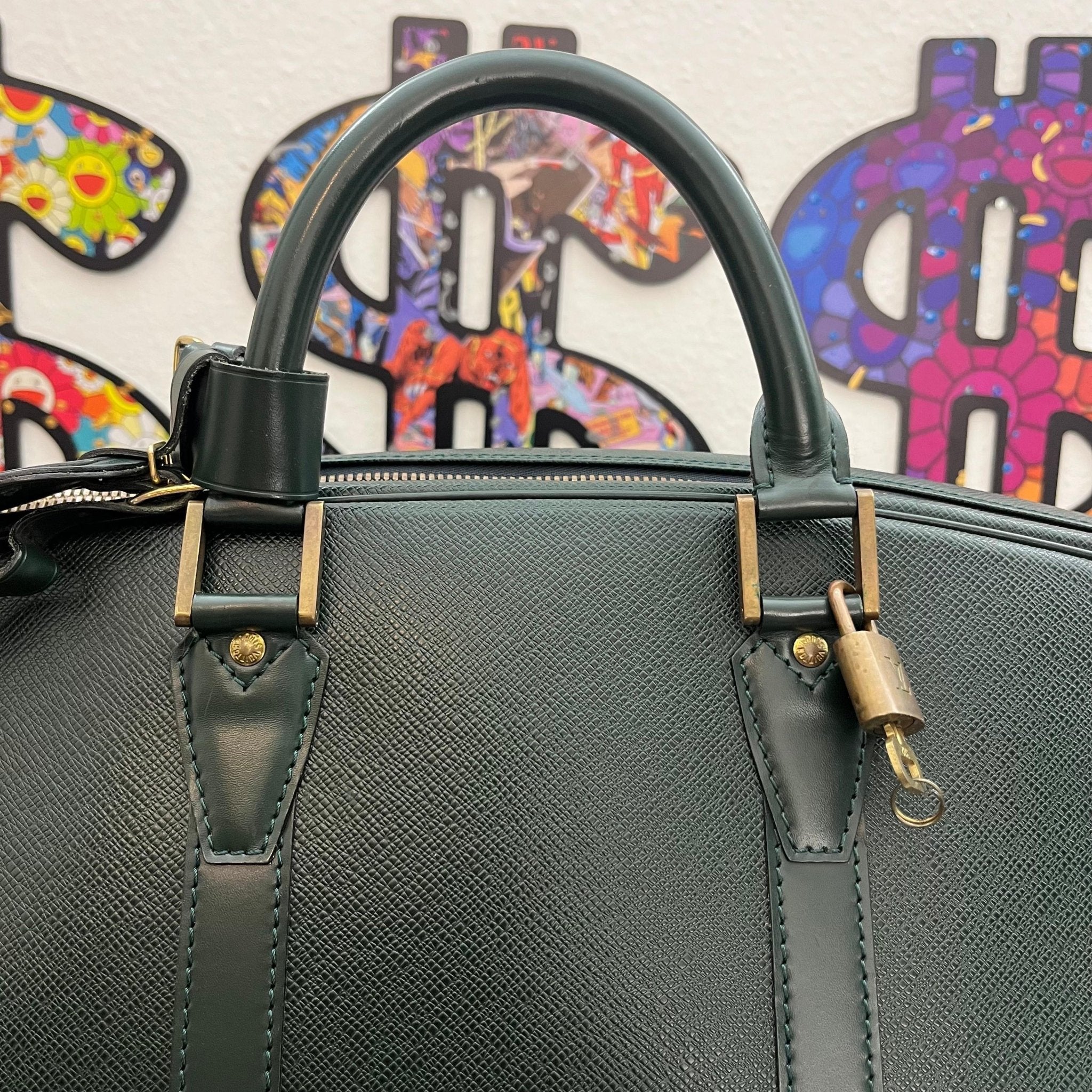 Louis Vuitton Helanga Taiga