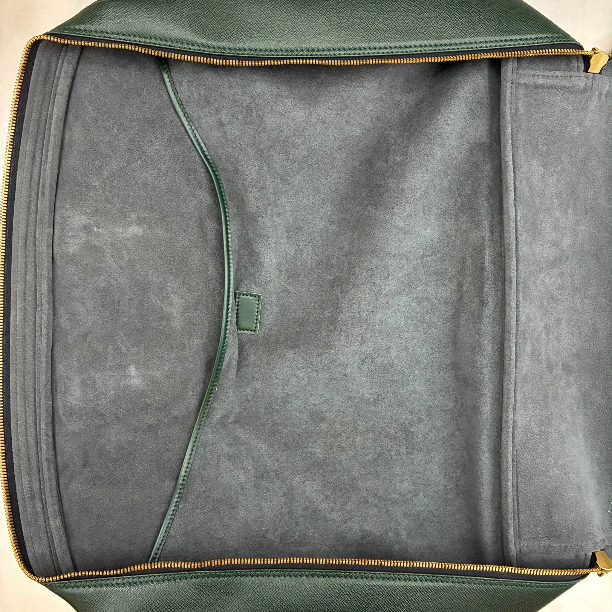 Louis Vuitton Helanga Taiga