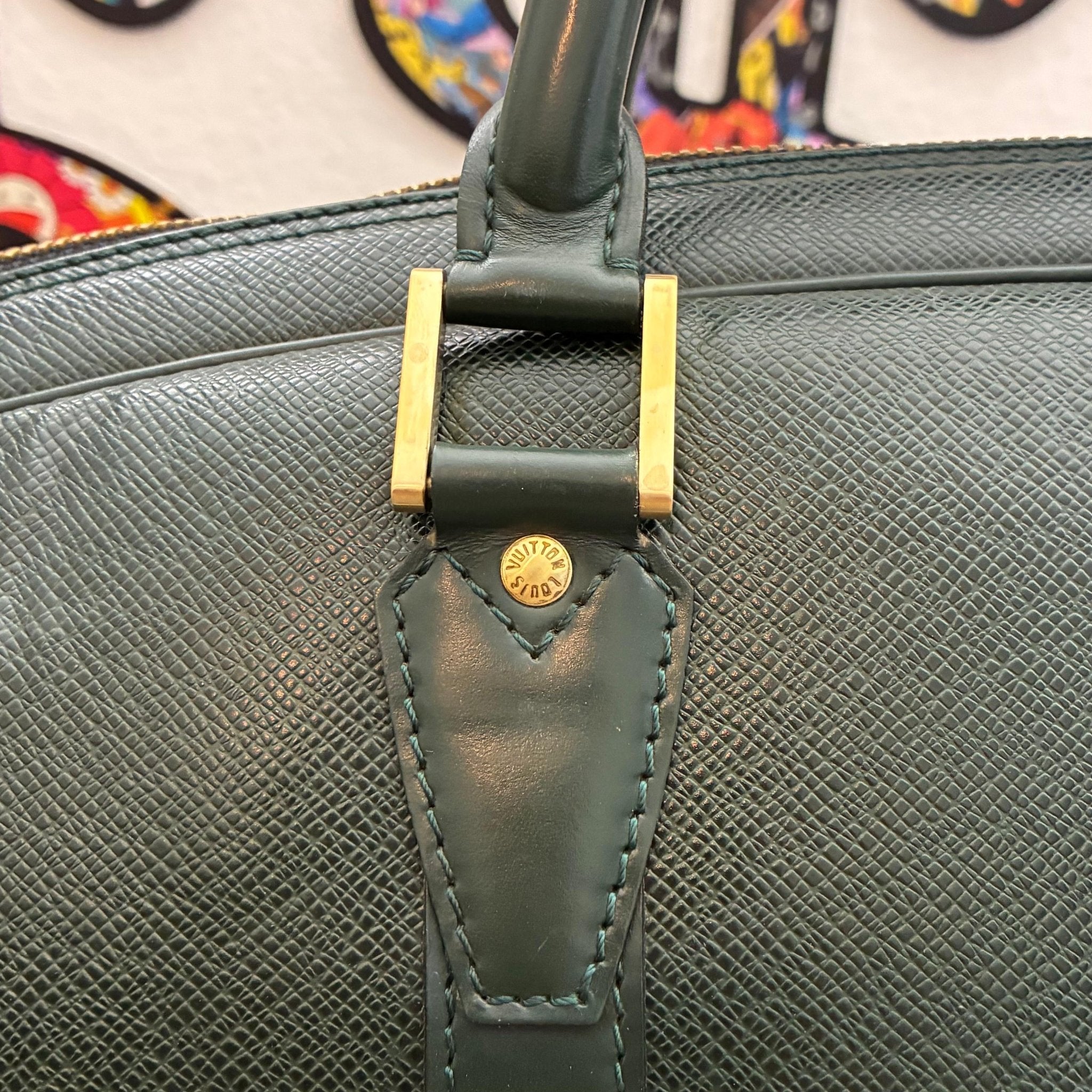 Louis Vuitton Helanga Taiga
