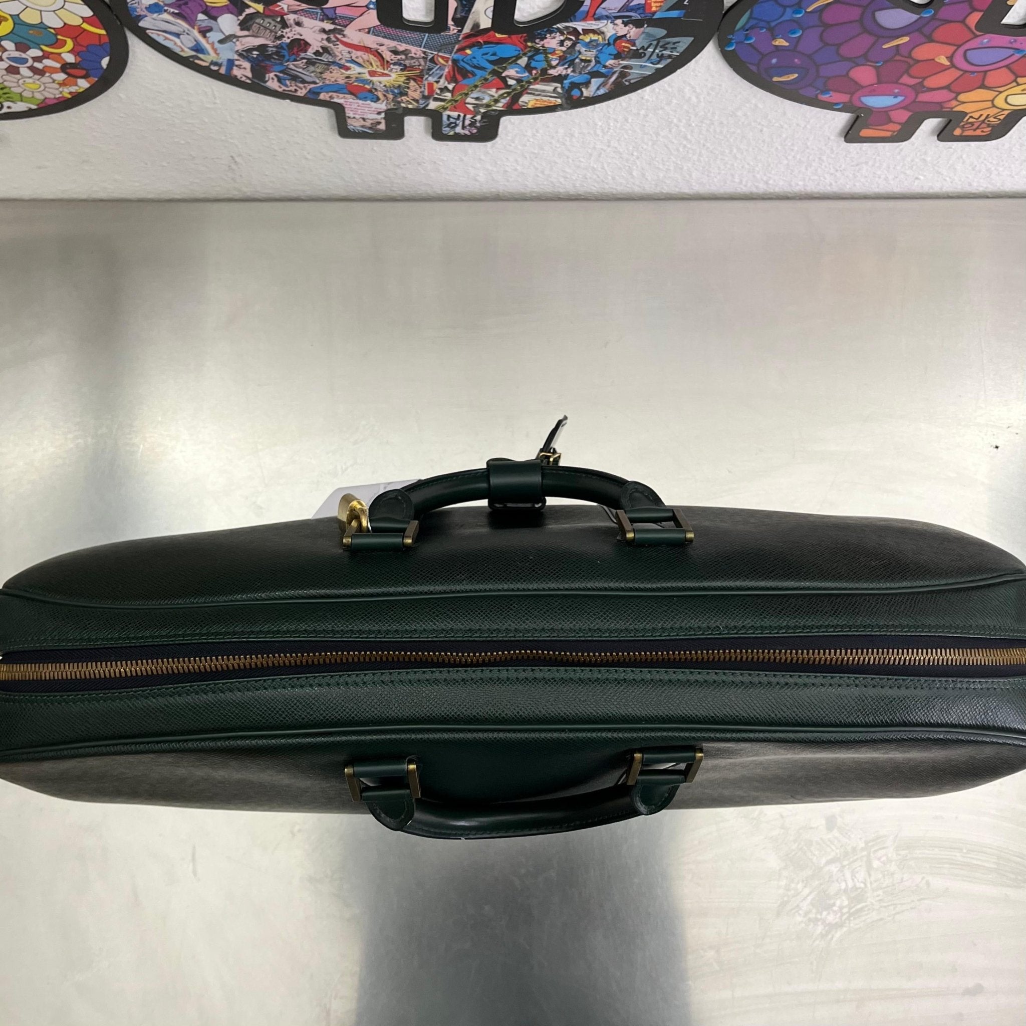 Louis Vuitton Helanga Taiga