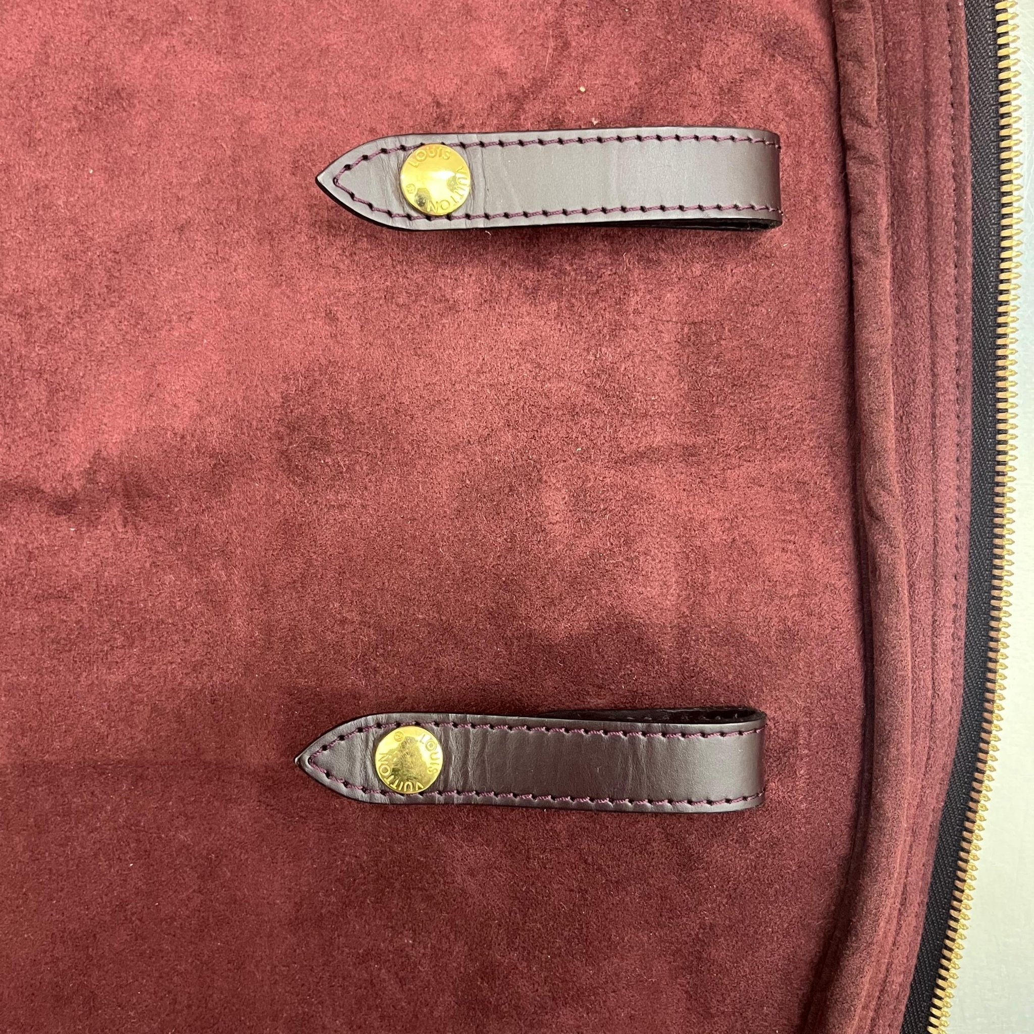 Louis Vuitton Helanga Taiga