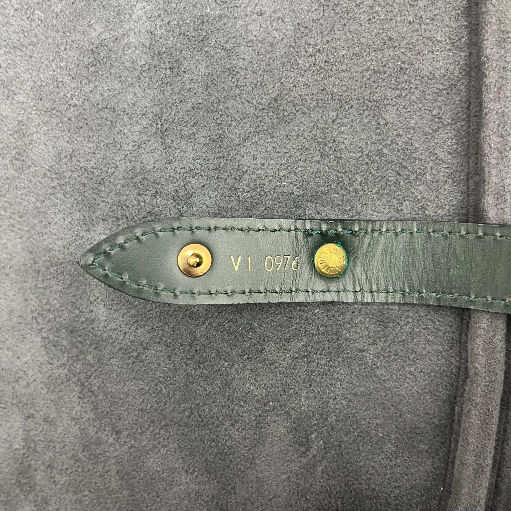 Louis Vuitton Helanga Taiga