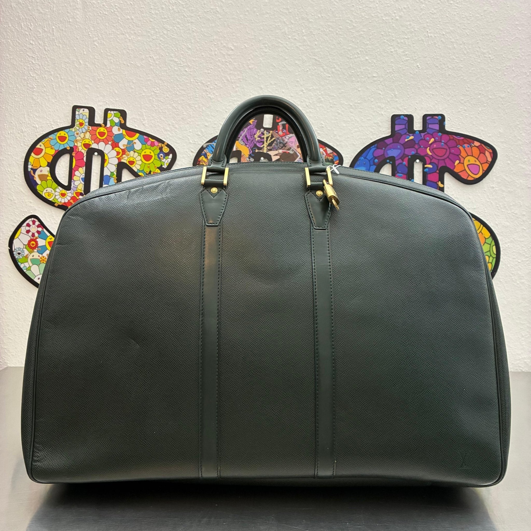 Louis Vuitton Helanga Taiga