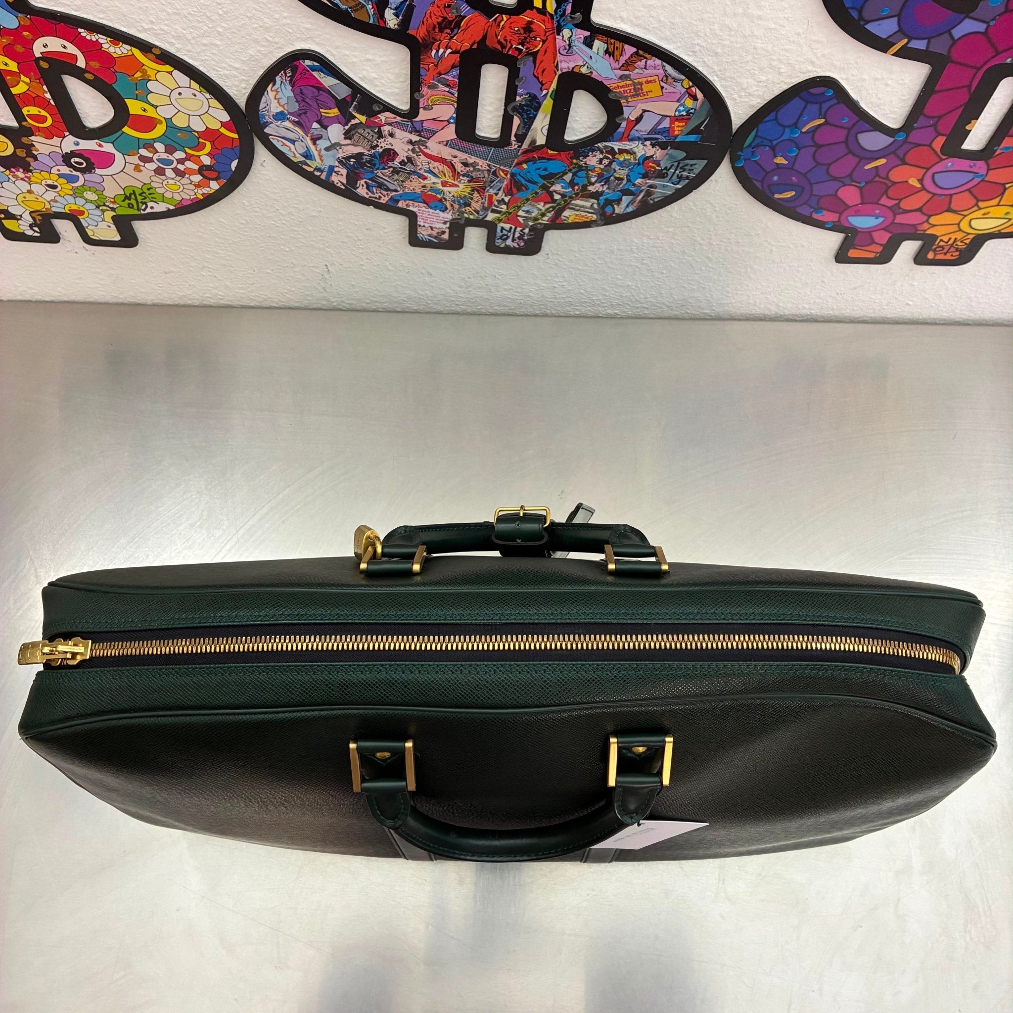 Louis Vuitton Helanga Taiga
