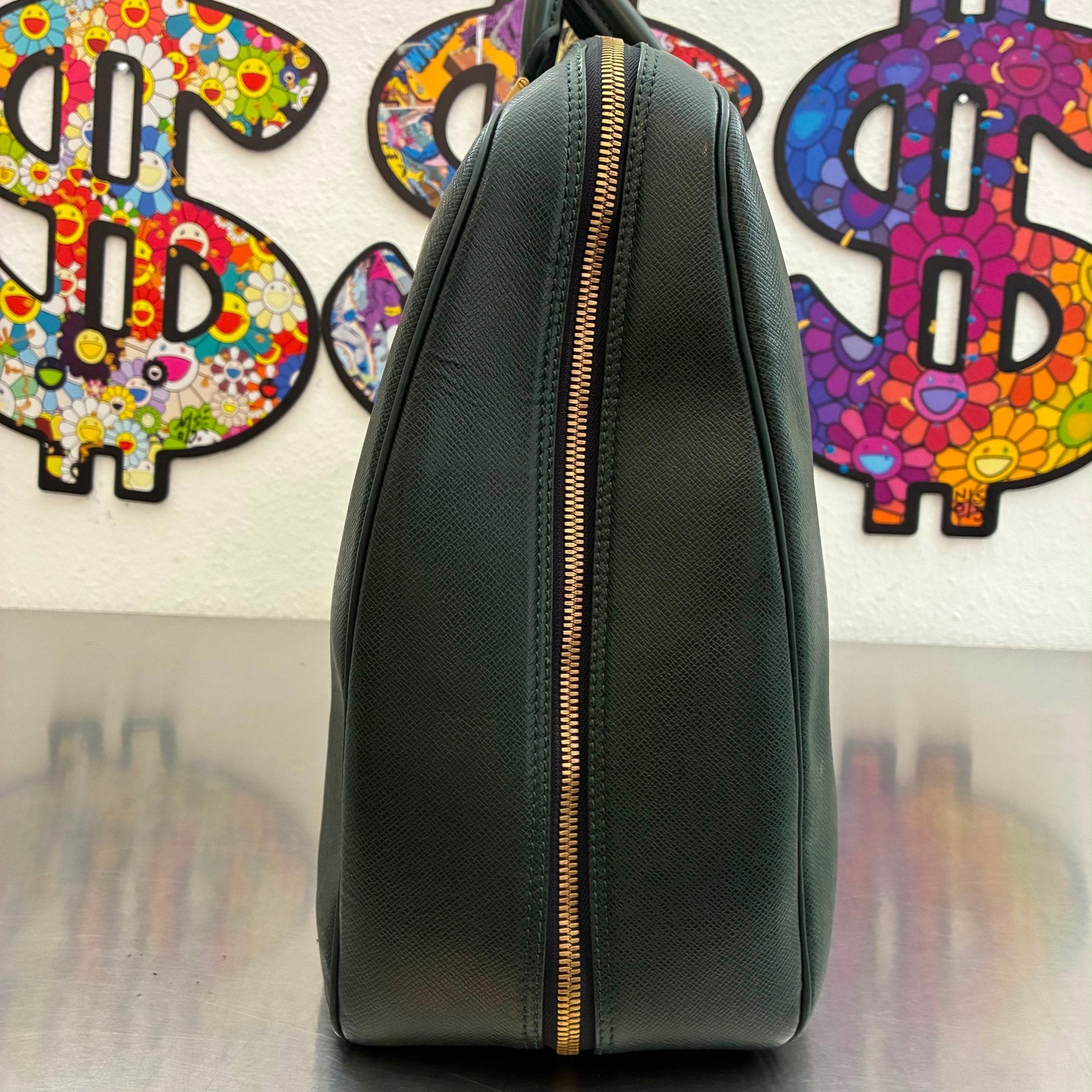 Louis Vuitton Helanga Taiga
