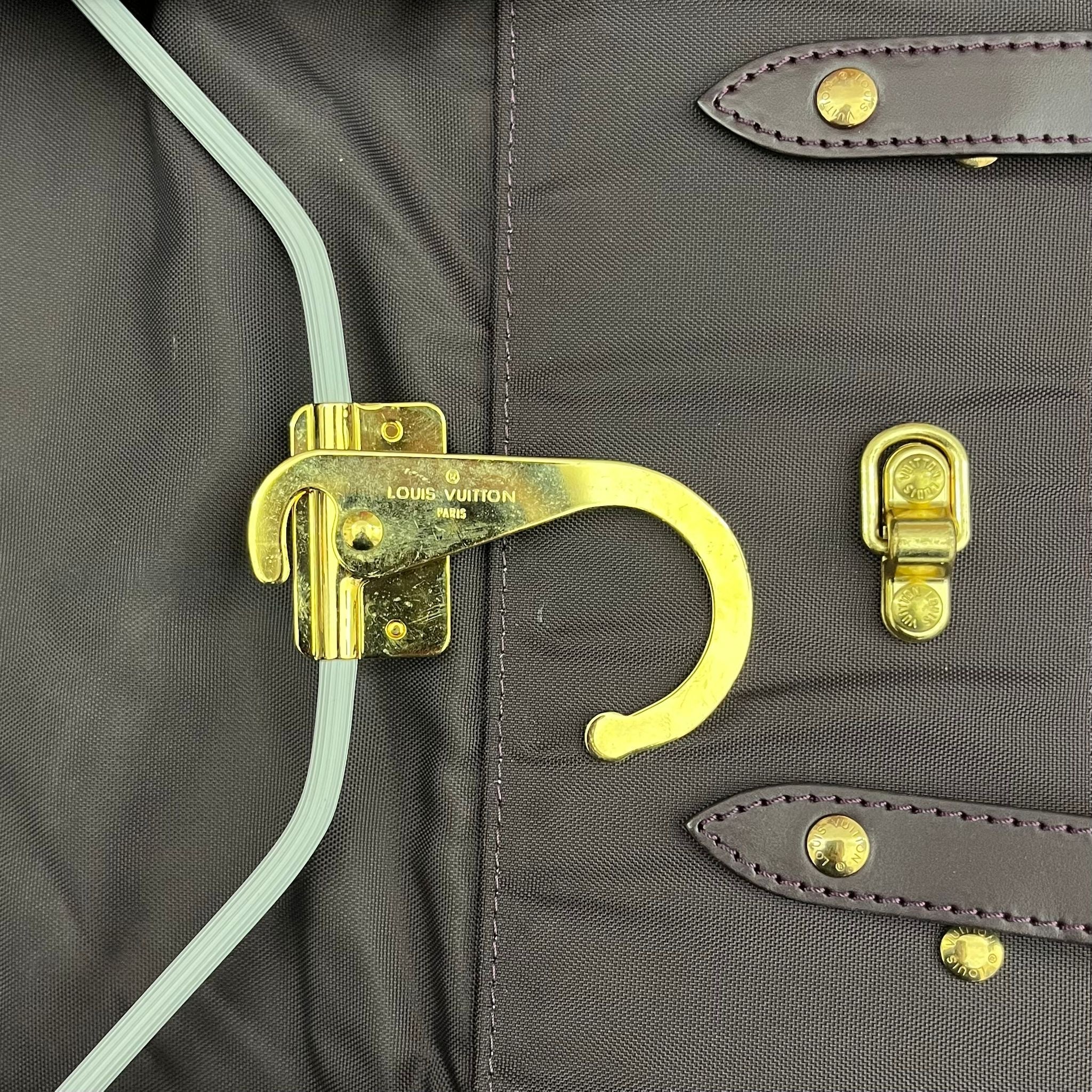 Louis Vuitton Helanga Taiga