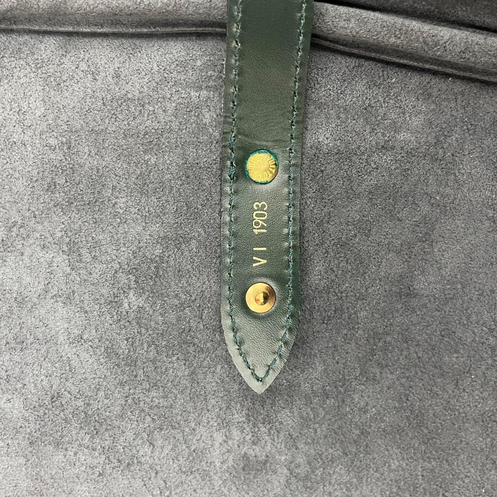 Louis Vuitton Helanga Taiga