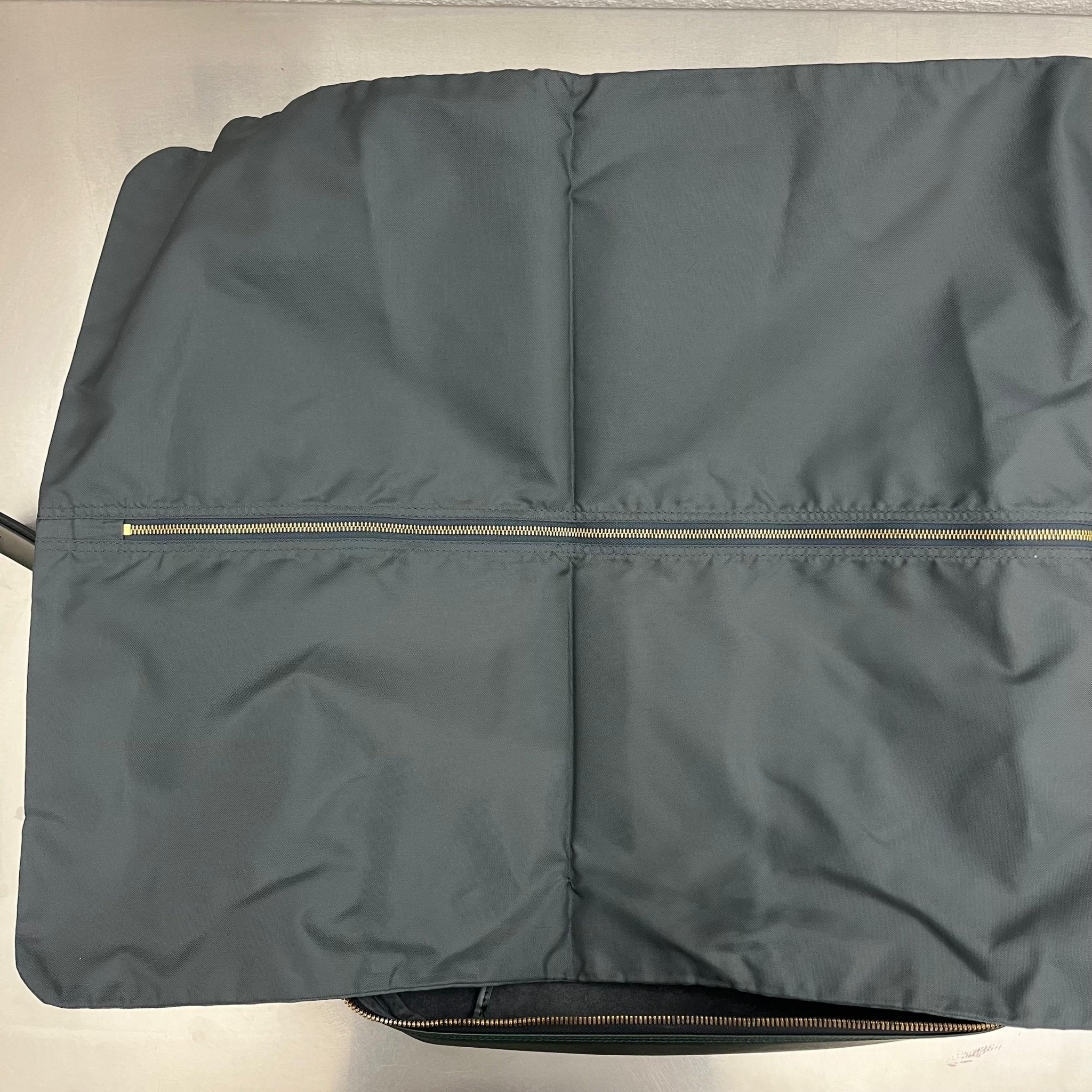 Louis Vuitton Helanga Taiga
