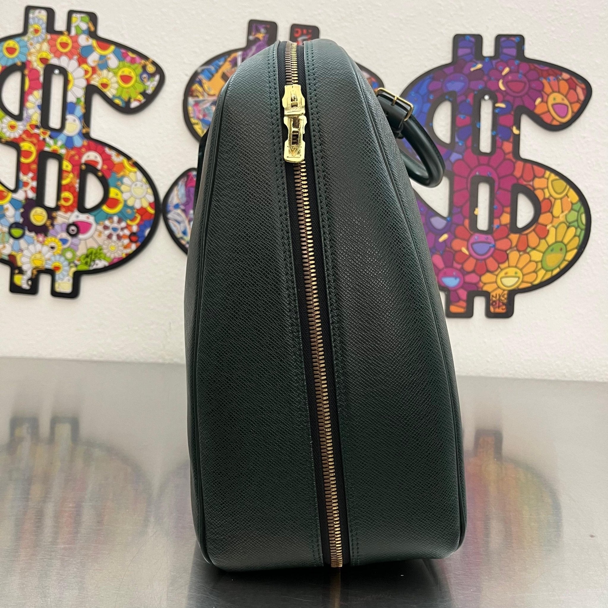 Louis Vuitton Helanga Taiga