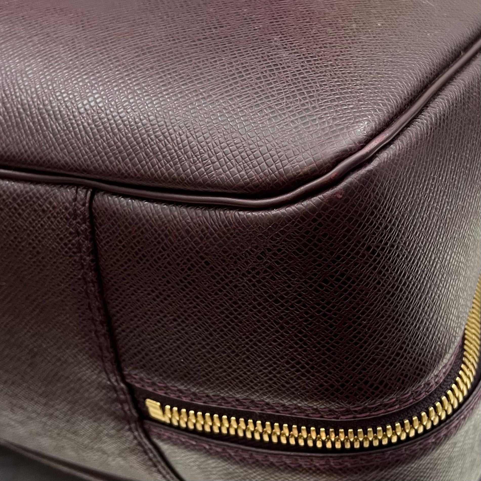 Louis Vuitton Helenga Taiga
