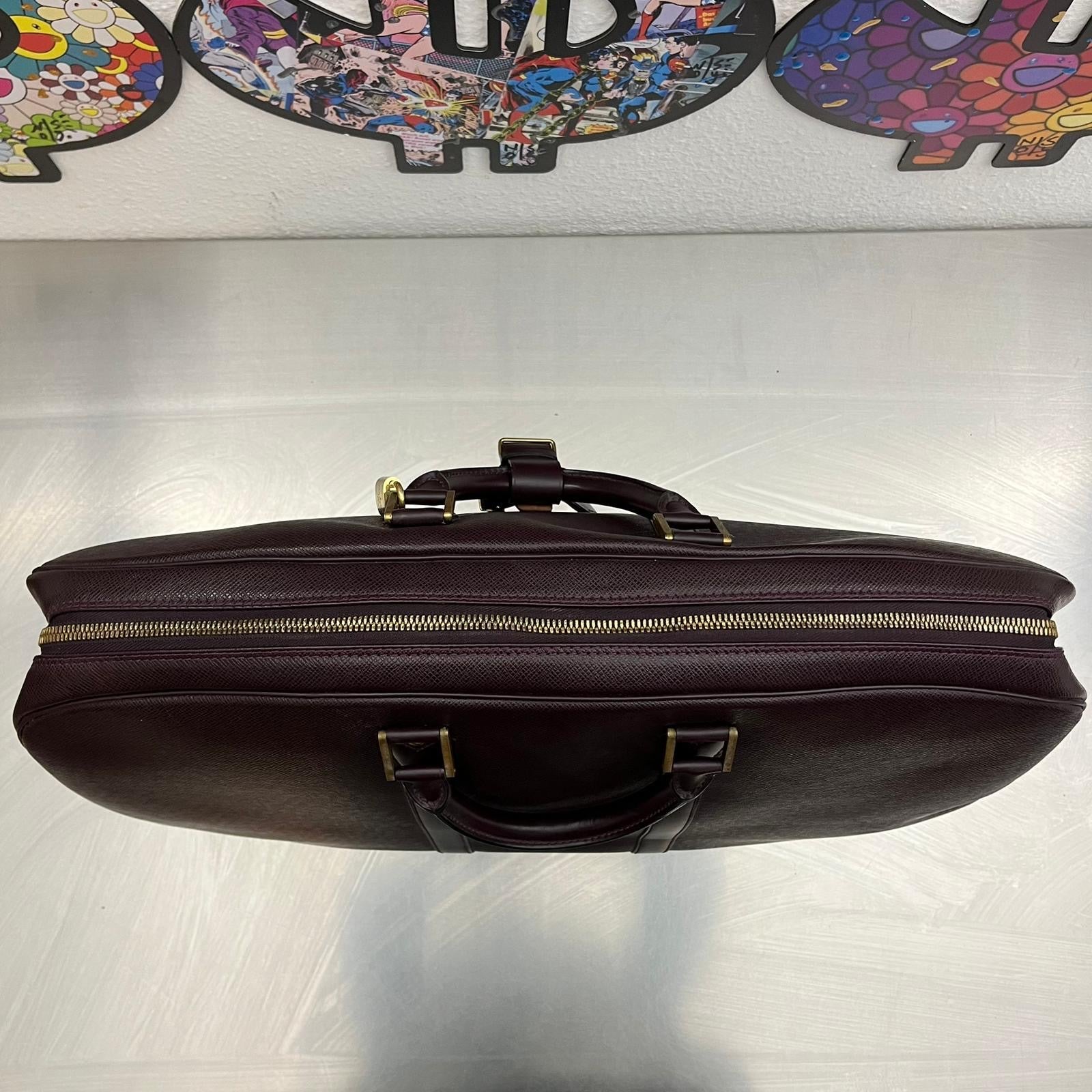 Louis Vuitton Helenga Taiga