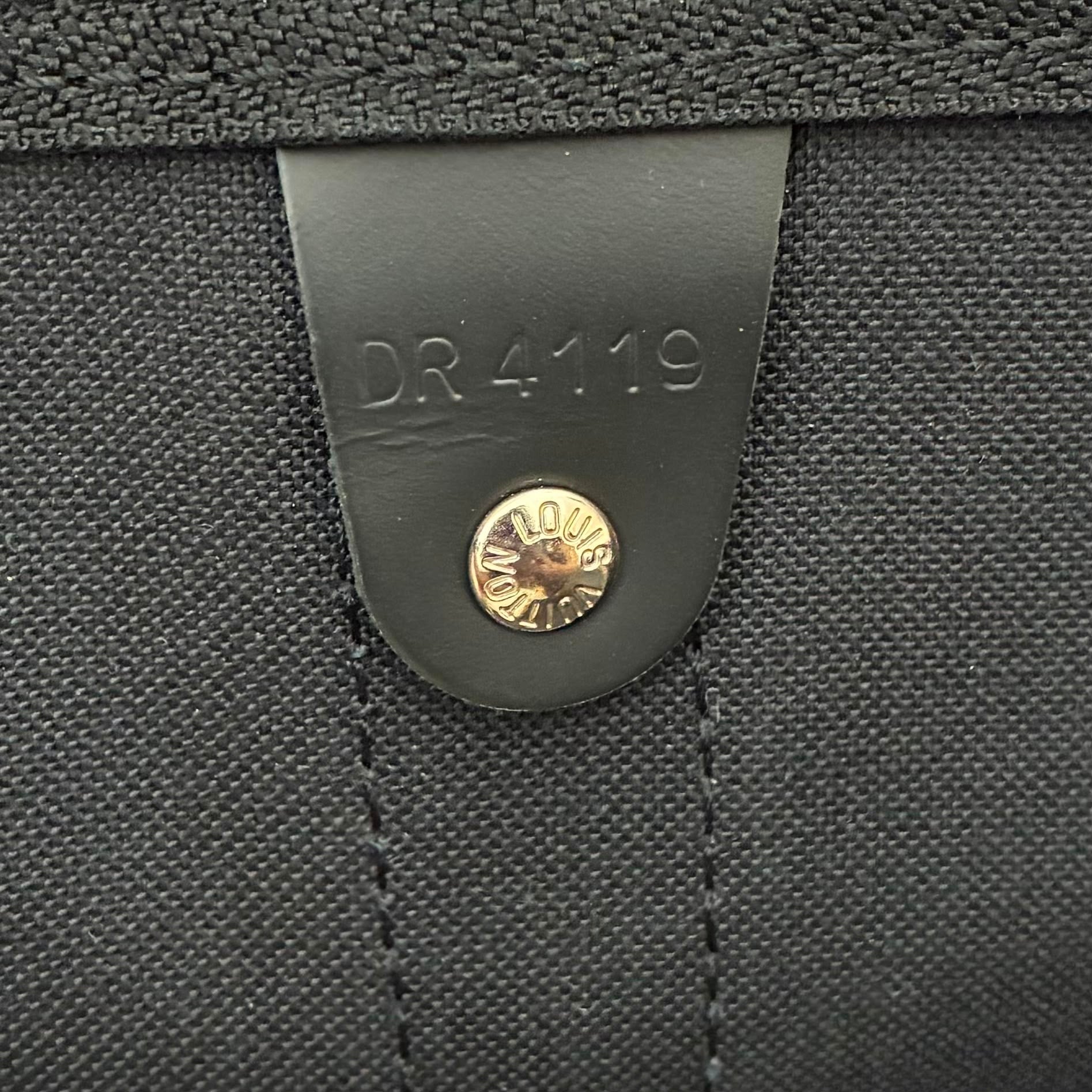 Louis Vuitton Keepall 45 mit Schulterriemen