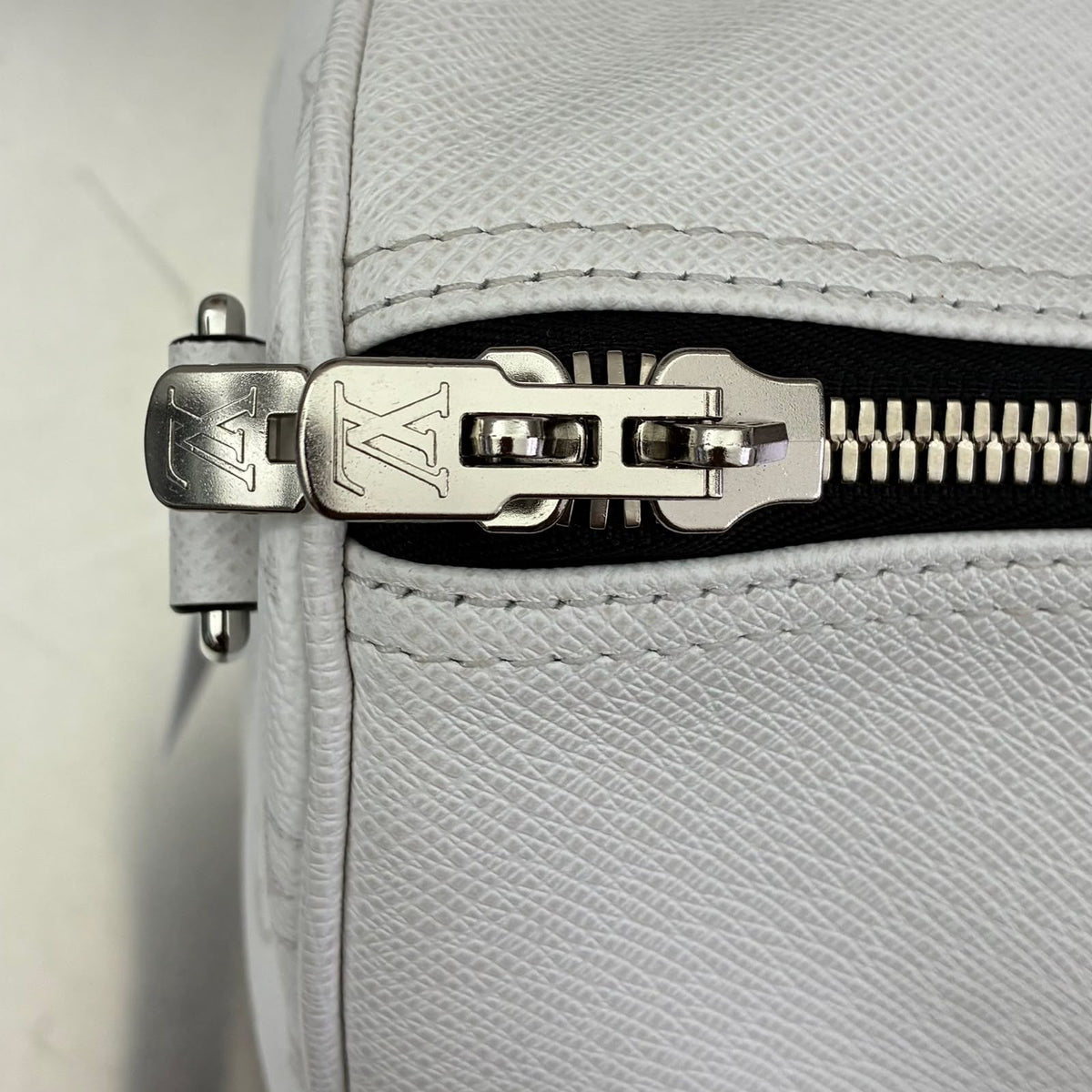 Louis Vuitton Keepall 50 Bandoulière Taigarama