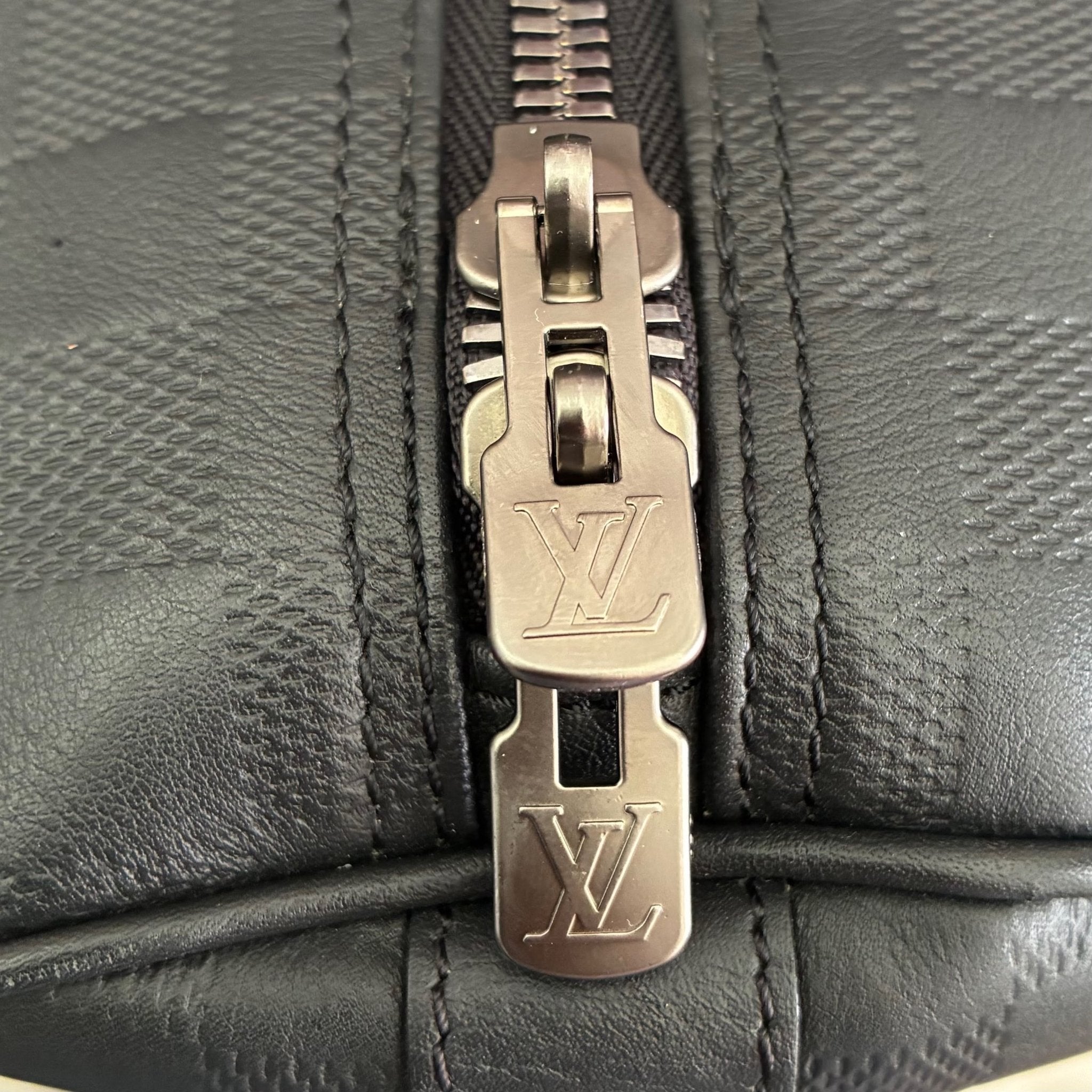 Louis Vuitton Keepall 55 Bandouliere Damier Infini