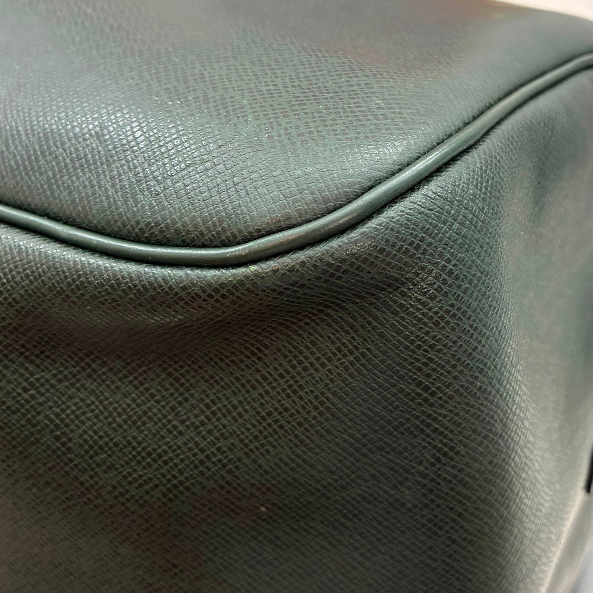 Louis Vuitton Kendall GM Taiga