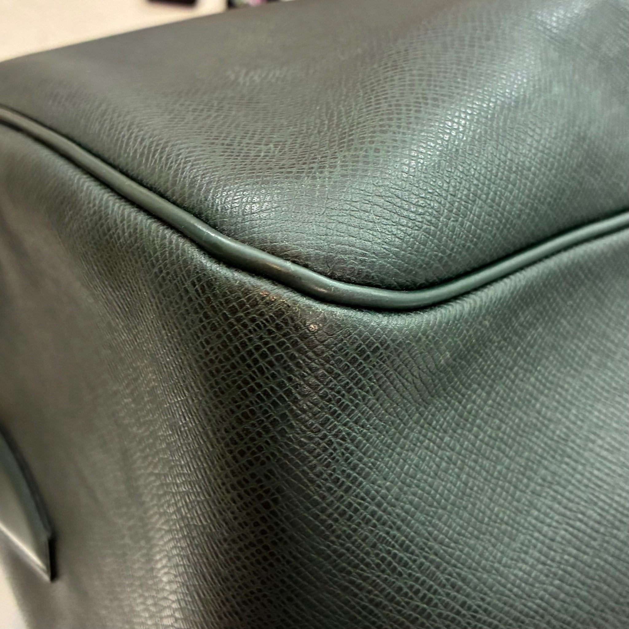Louis Vuitton Kendall GM Taiga
